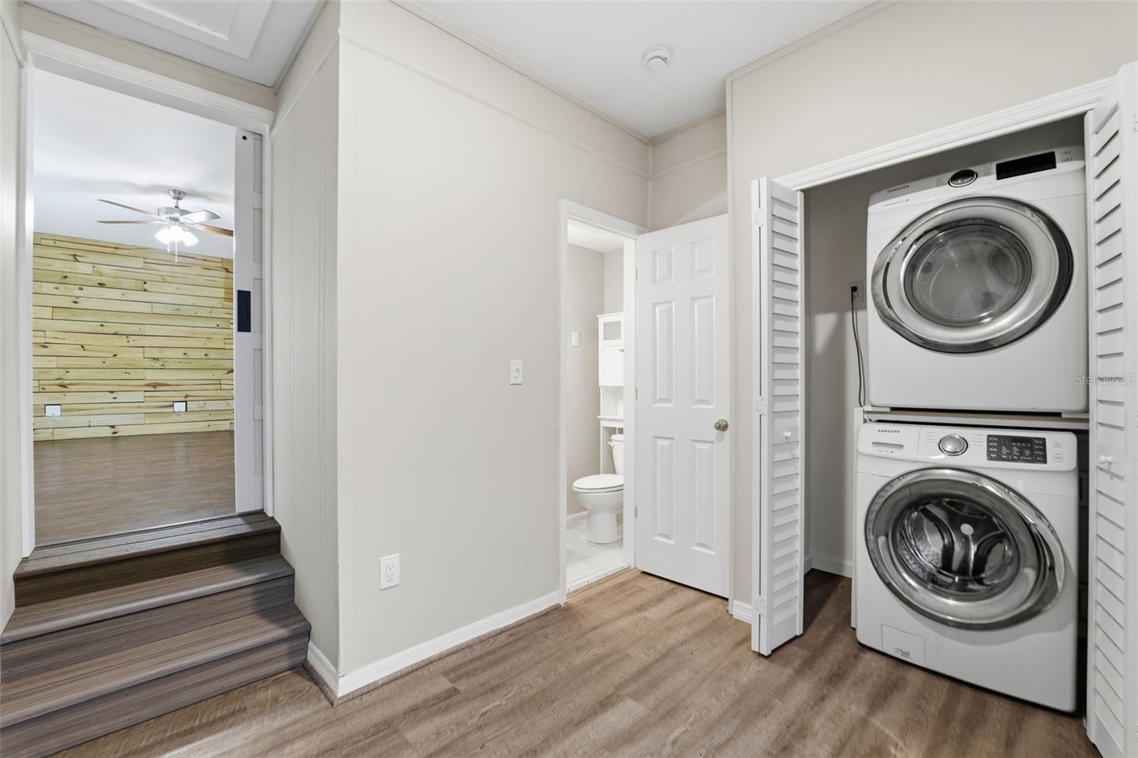 Image 23 of 38 For 2004 Culberson Avenue