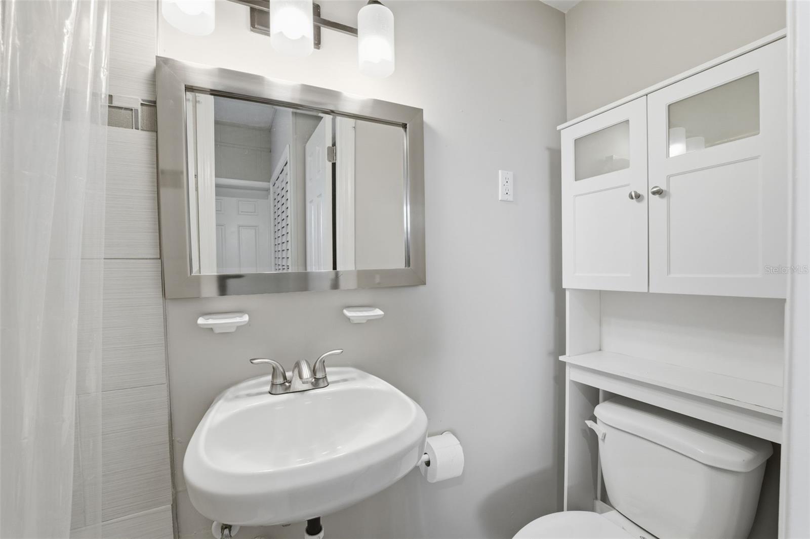 Image 24 of 38 For 2004 Culberson Avenue