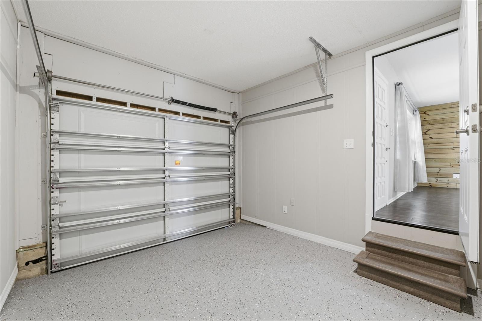 Image 28 of 38 For 2004 Culberson Avenue