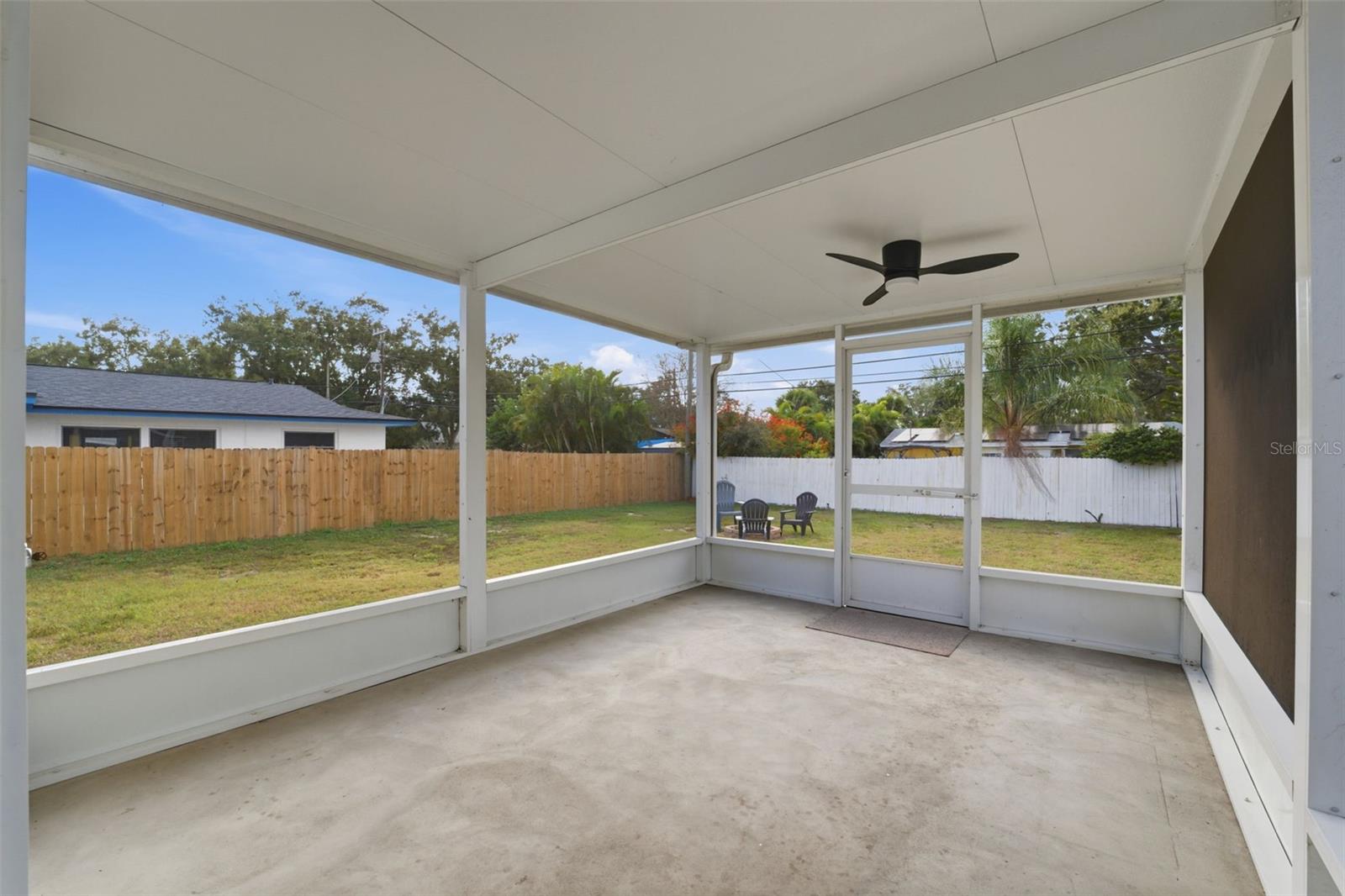 Image 29 of 38 For 2004 Culberson Avenue