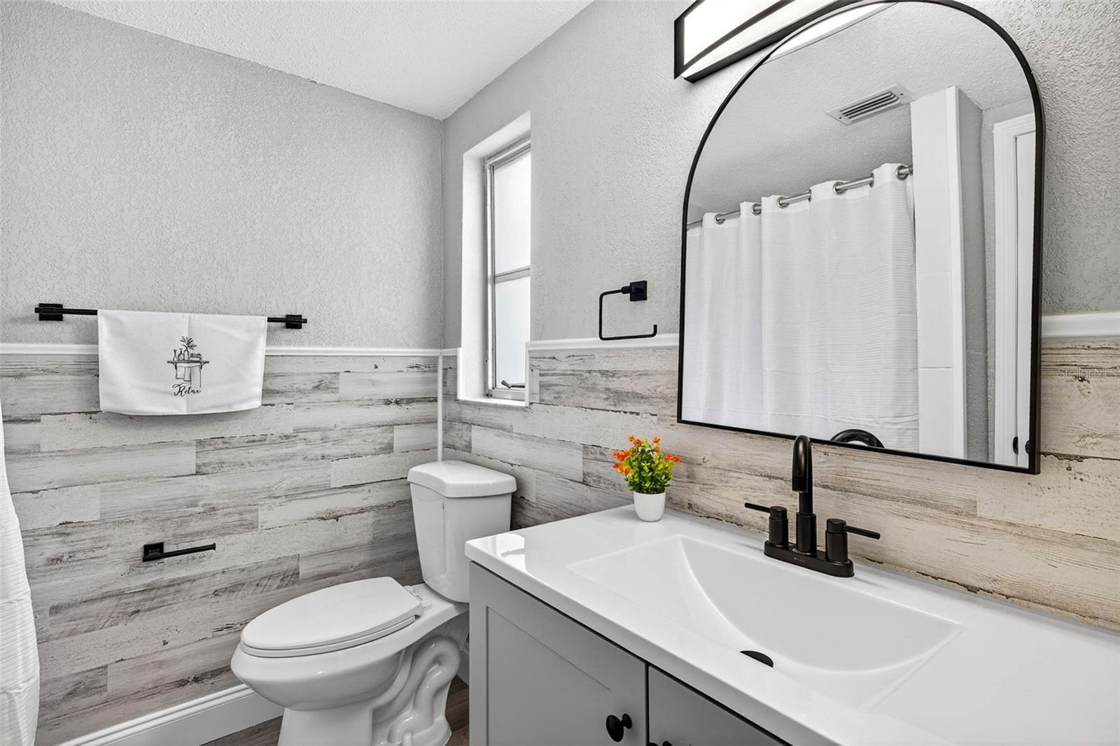 Image 11 of 14 For 7835 Birchwood Drive