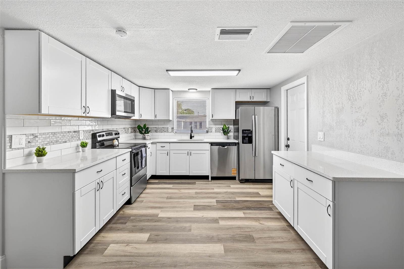 Image 6 of 14 For 7835 Birchwood Drive