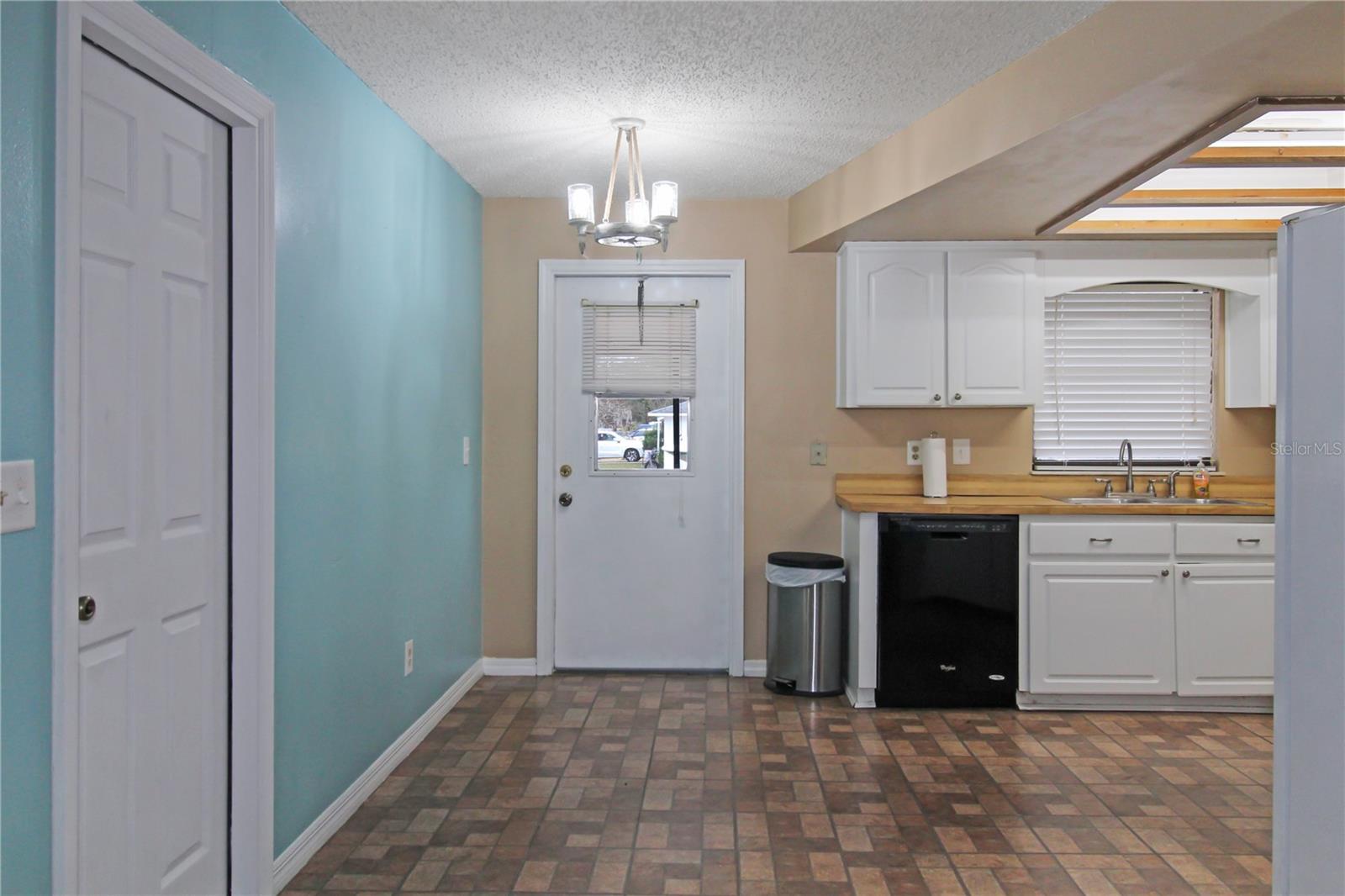 Image 6 of 21 For 3005 Monroe Street W