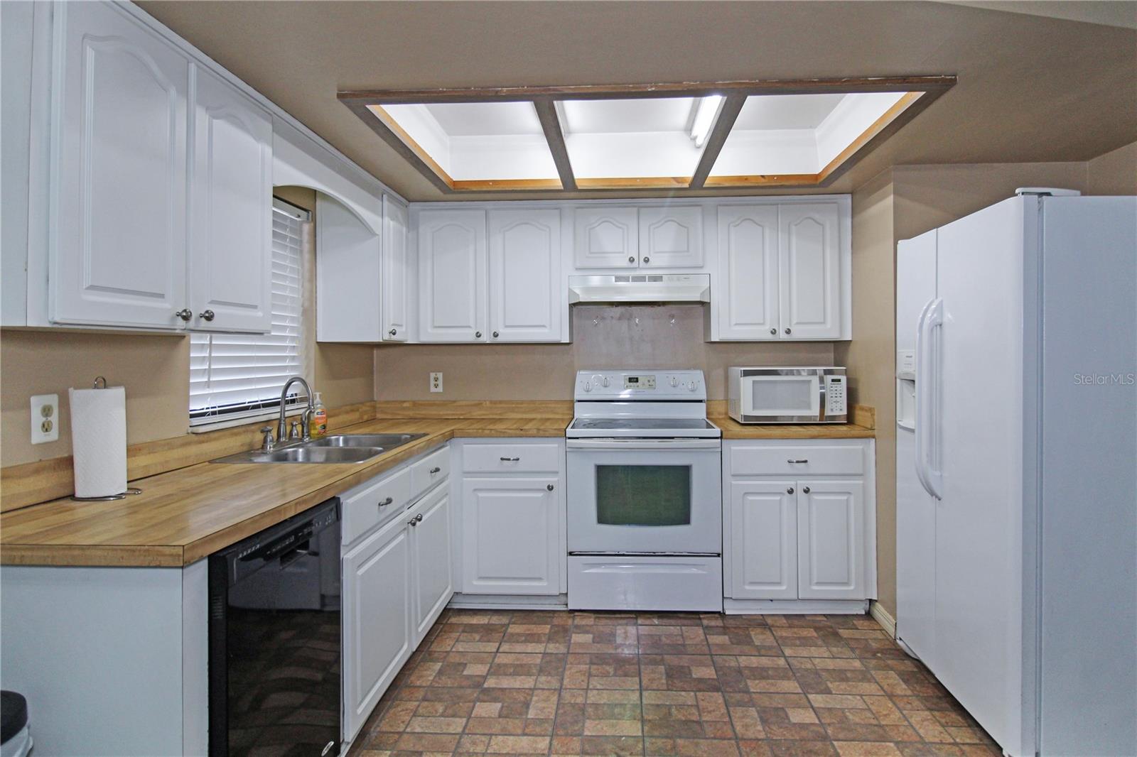 Image 7 of 21 For 3005 Monroe Street W