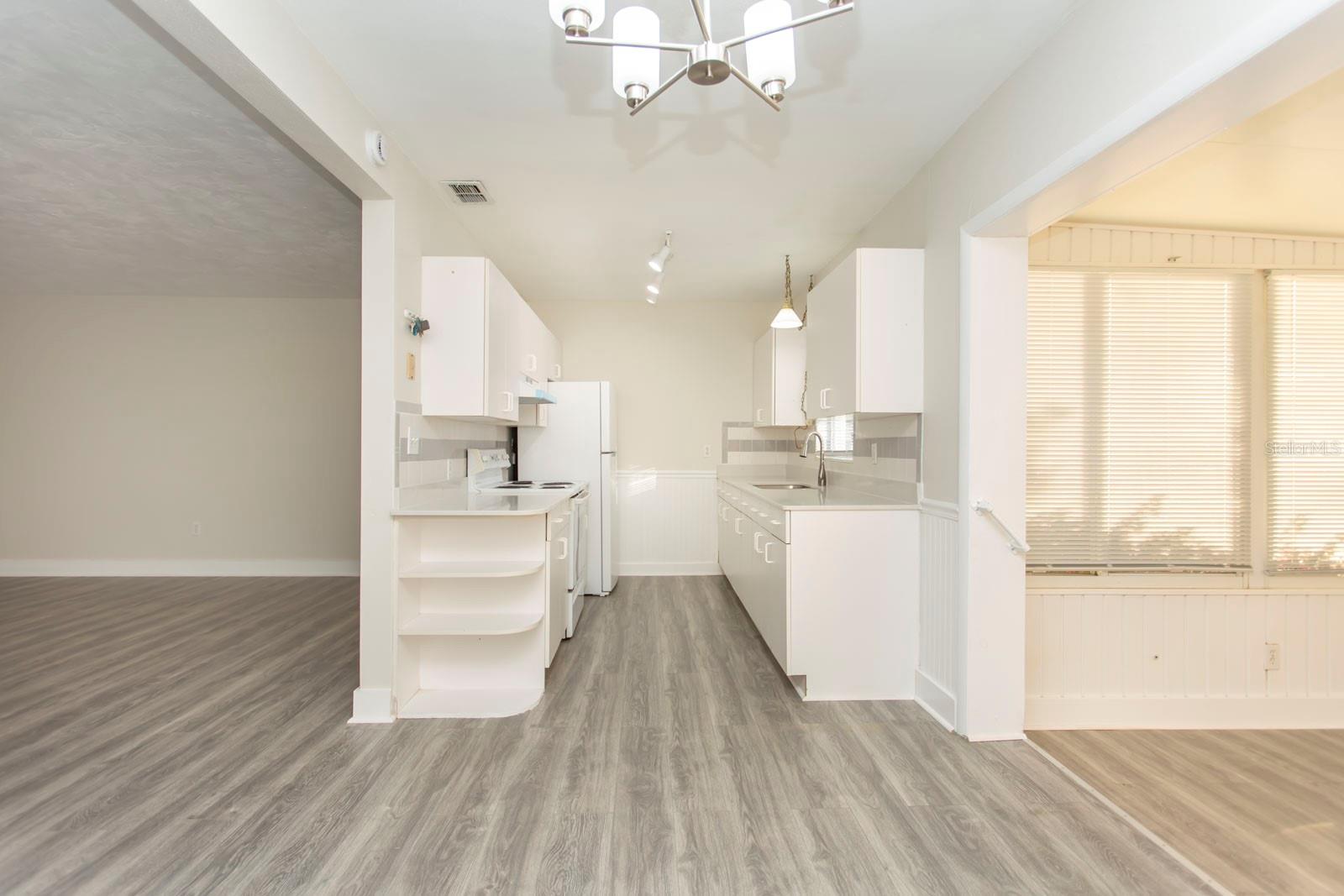 Image 10 of 31 For 4673 Orlando Circle