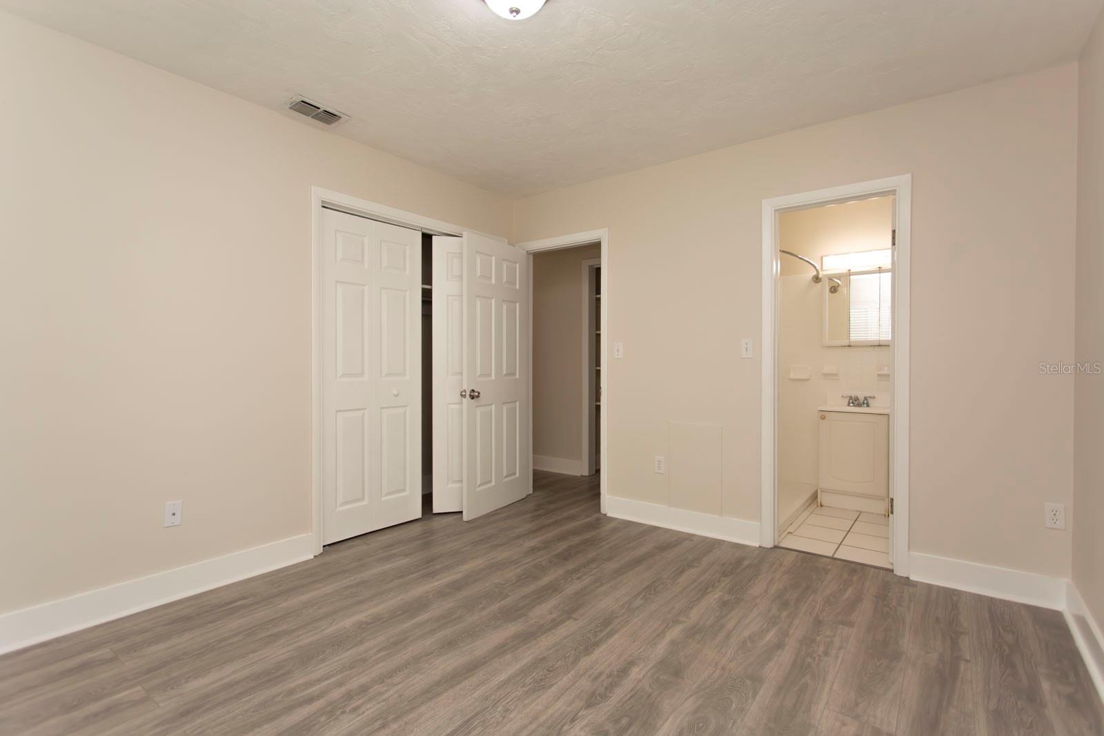 Image 21 of 31 For 4673 Orlando Circle