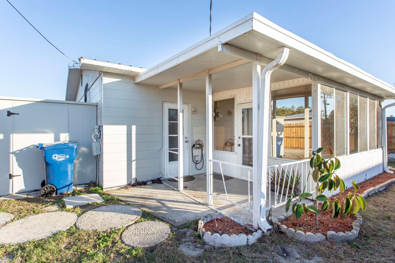 Image 24 of 31 For 4673 Orlando Circle