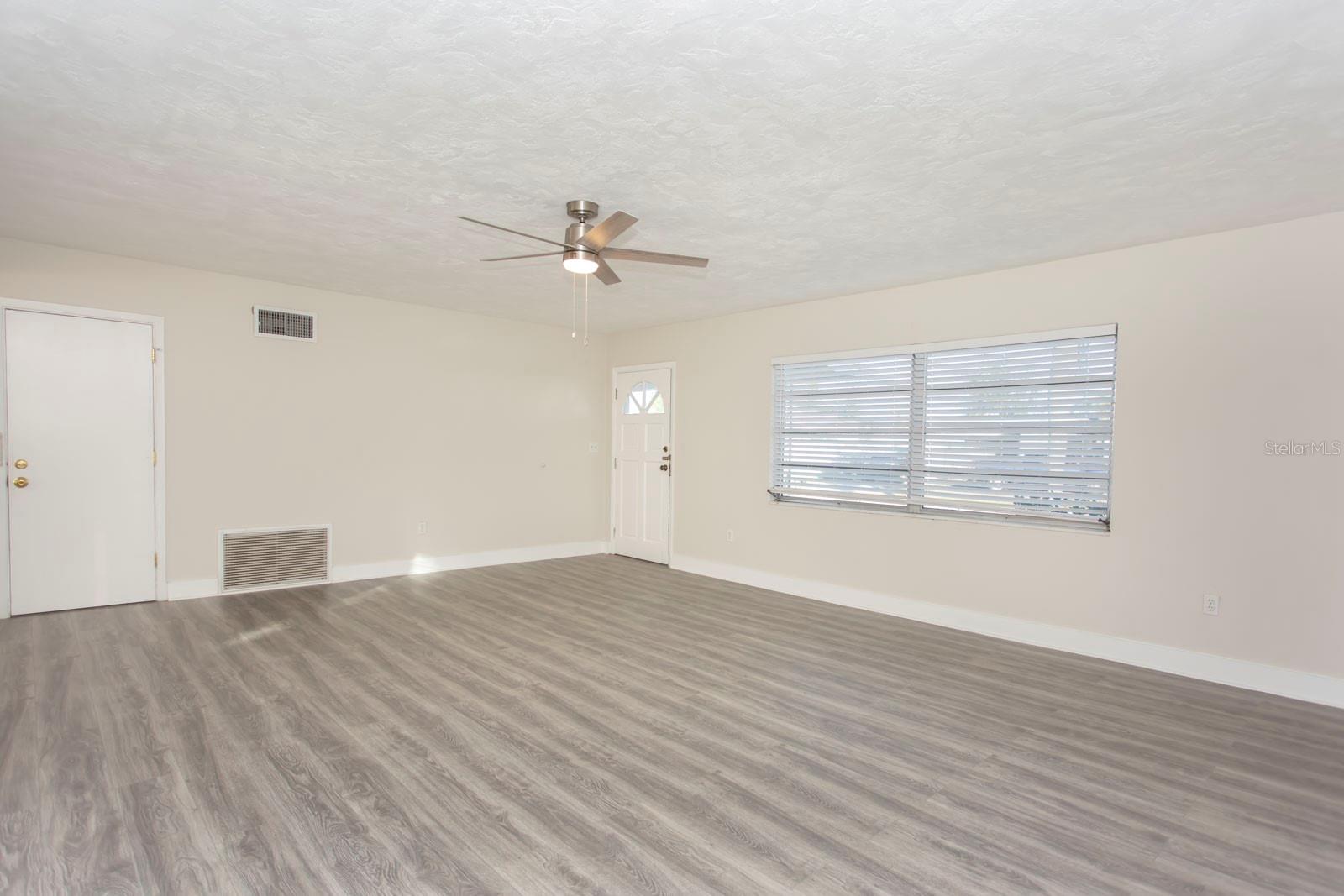 Image 6 of 31 For 4673 Orlando Circle