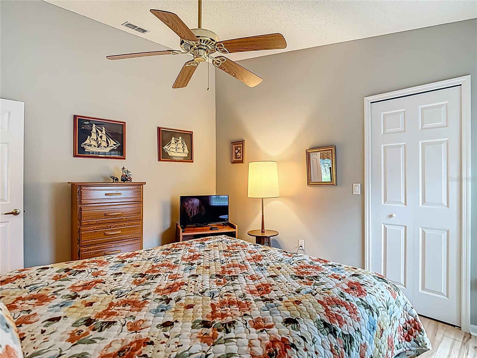 Image 23 of 50 For 232 Center Oak Circle