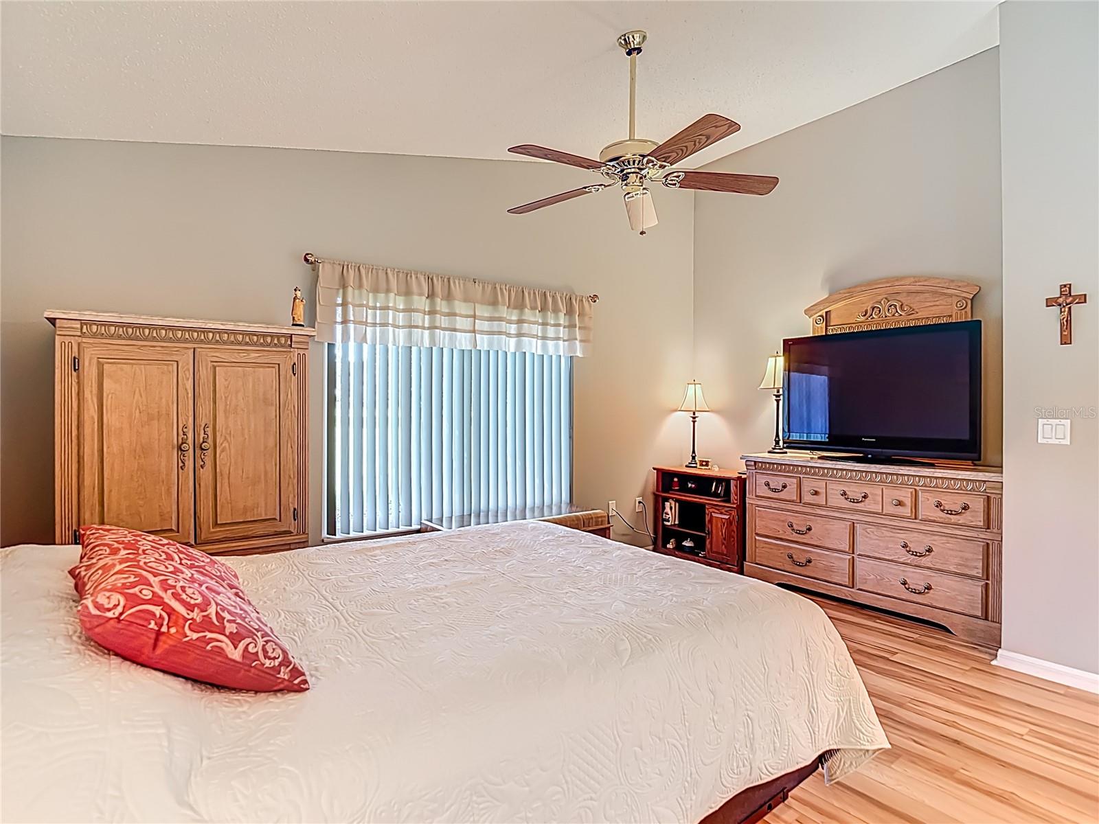 Image 27 of 50 For 232 Center Oak Circle