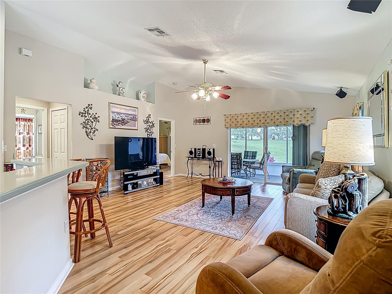 Image 6 of 50 For 232 Center Oak Circle