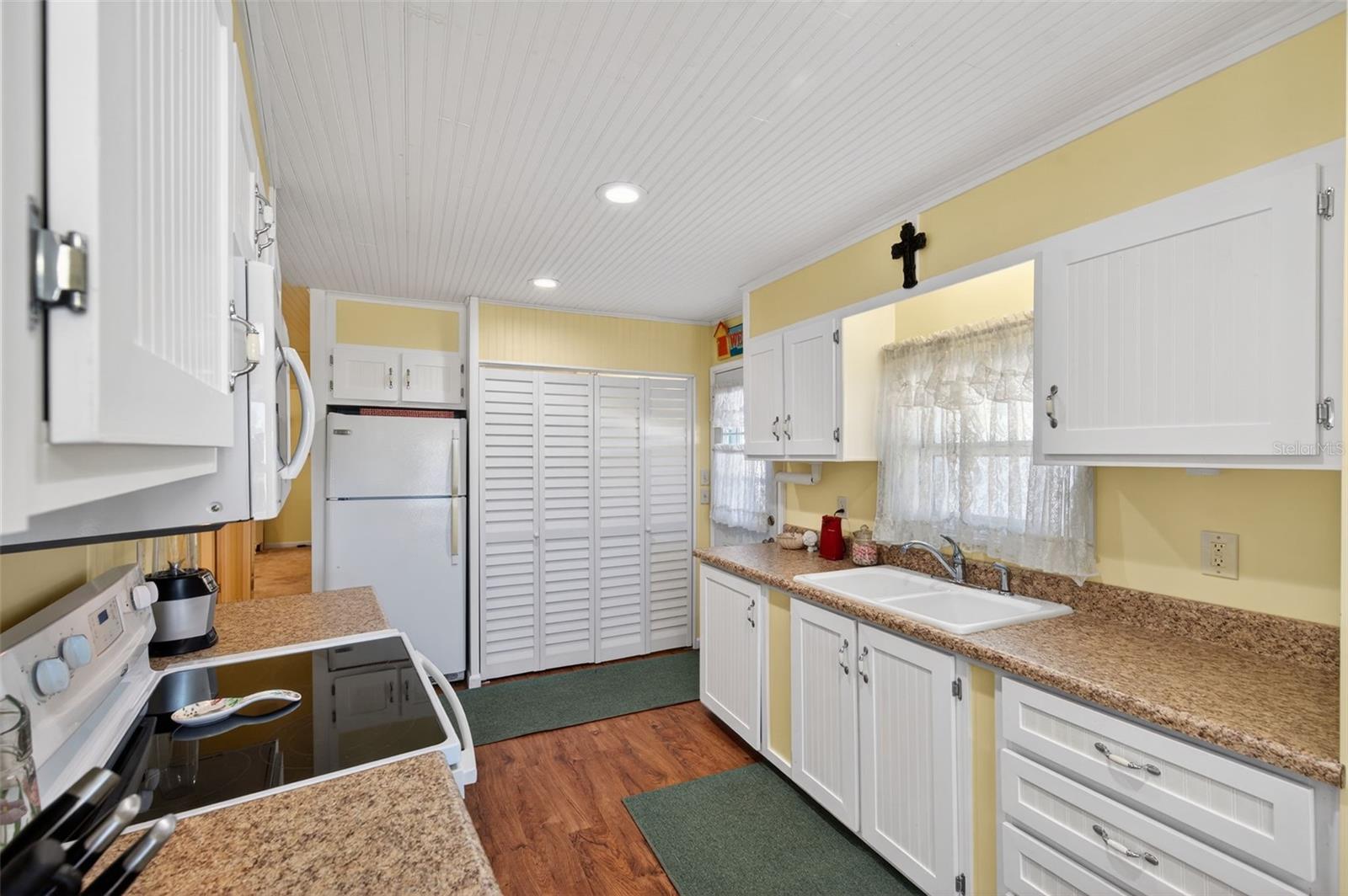 Image 15 of 63 For 3243 Hampshire Drive