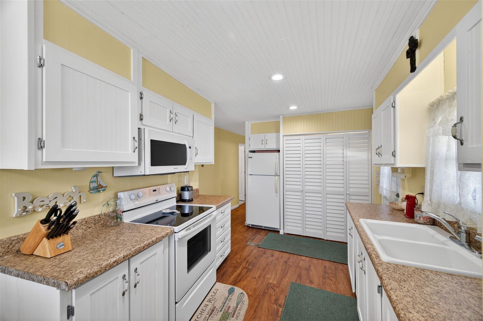 Image 16 of 63 For 3243 Hampshire Drive