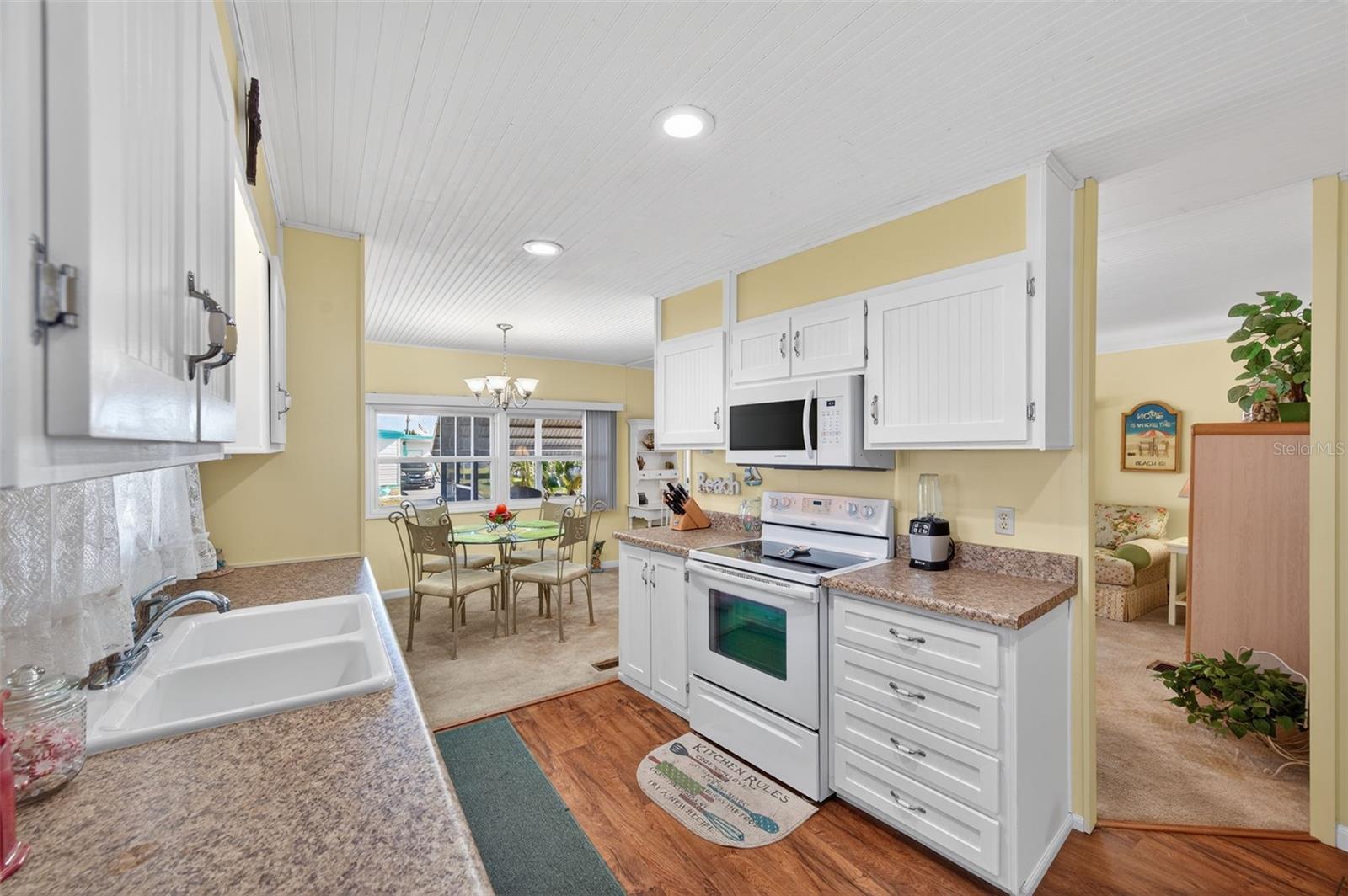 Image 17 of 63 For 3243 Hampshire Drive