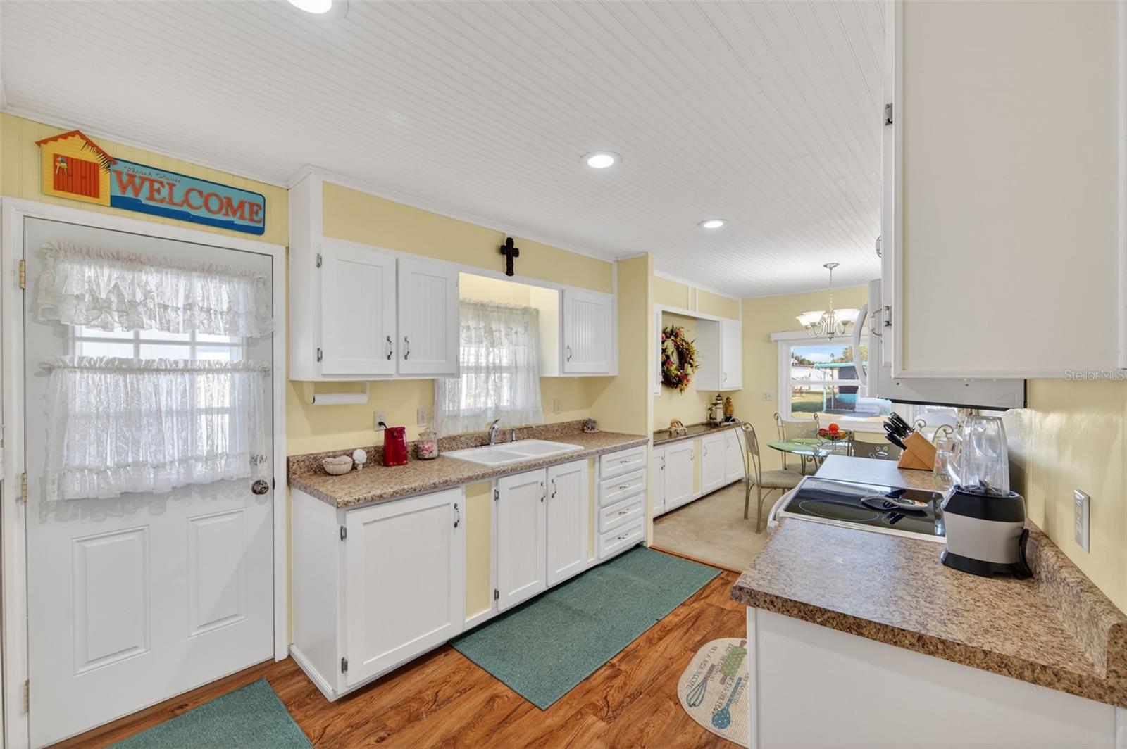 Image 18 of 63 For 3243 Hampshire Drive