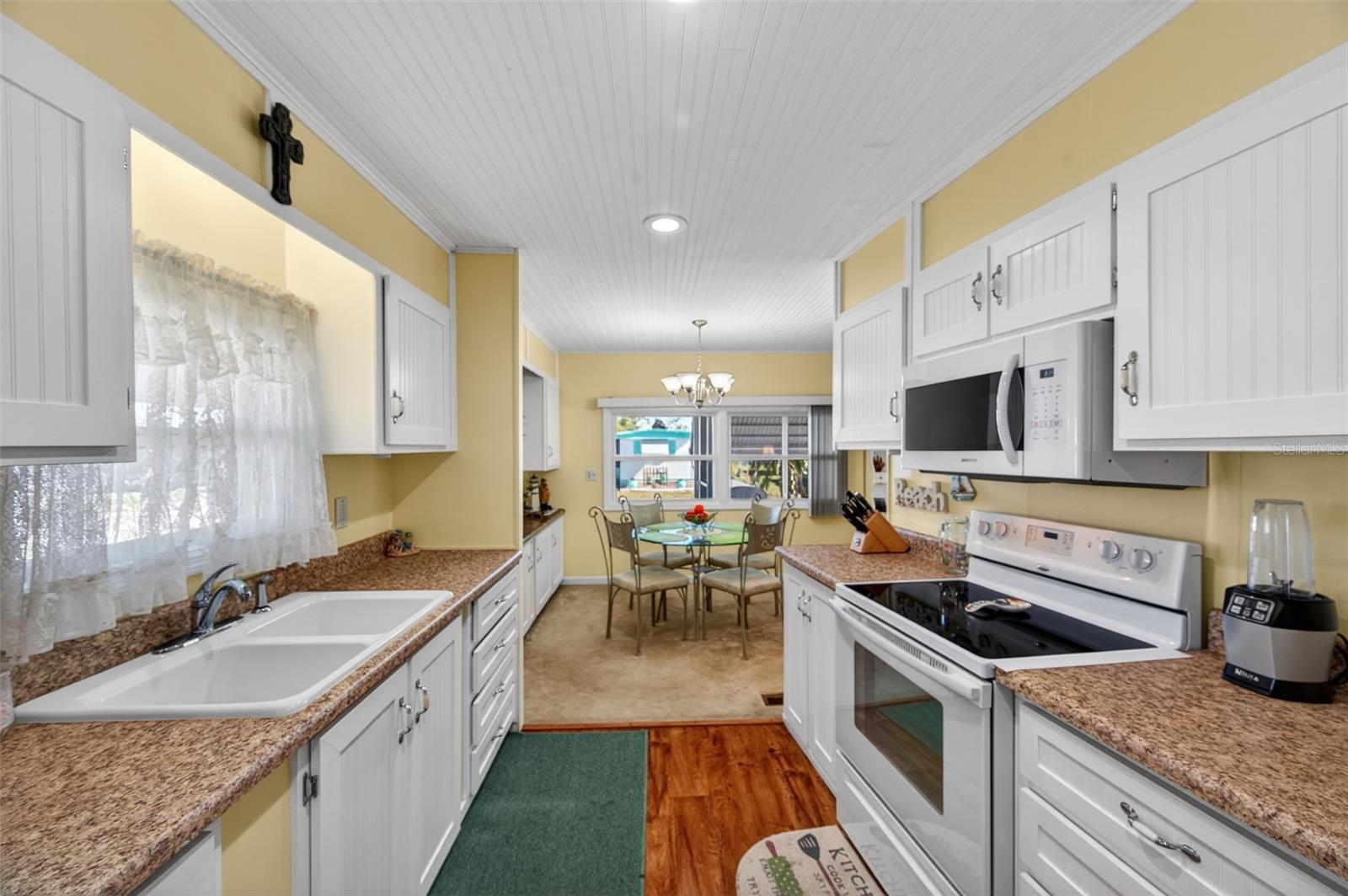 Image 19 of 63 For 3243 Hampshire Drive