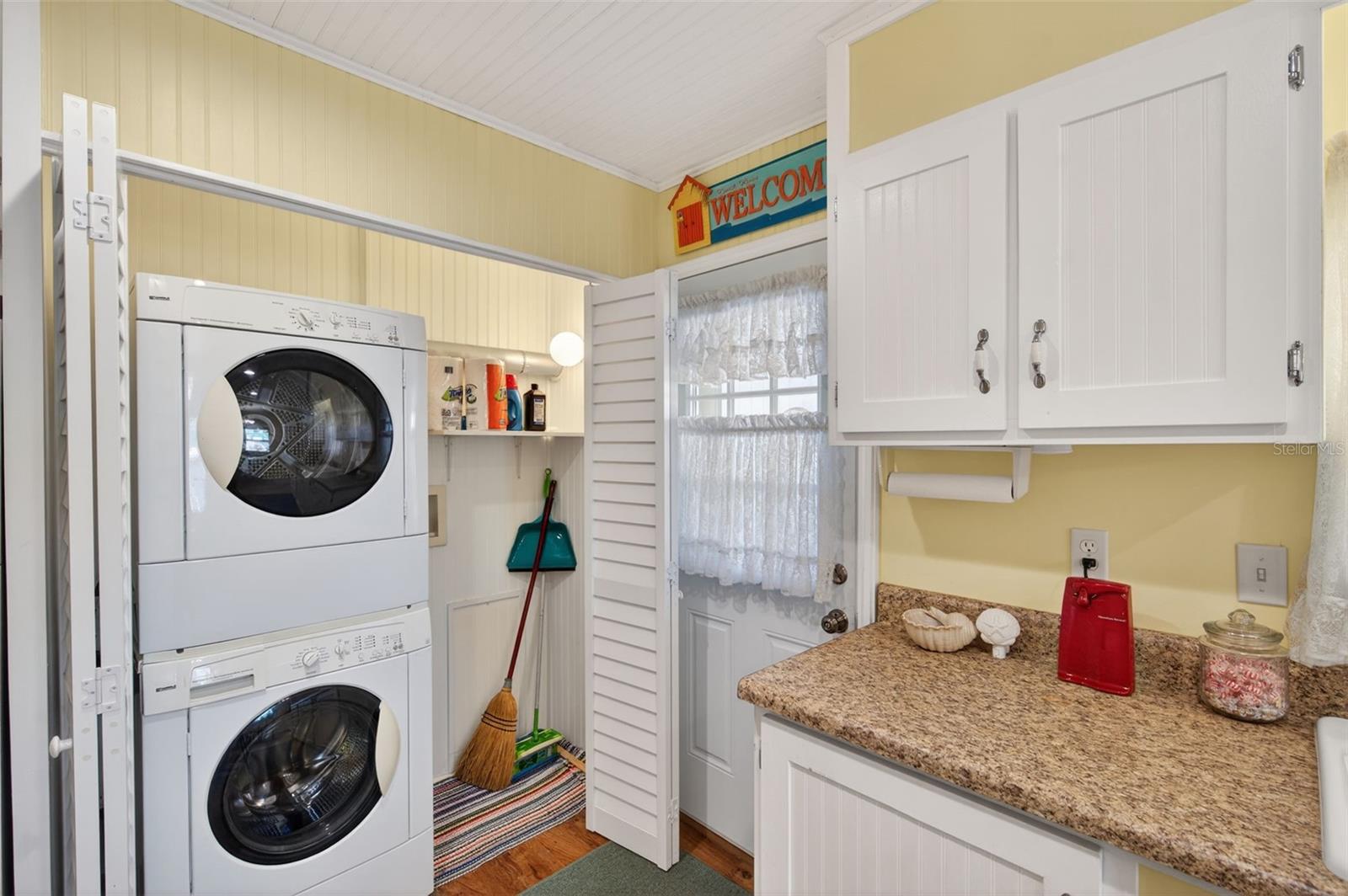 Image 20 of 63 For 3243 Hampshire Drive