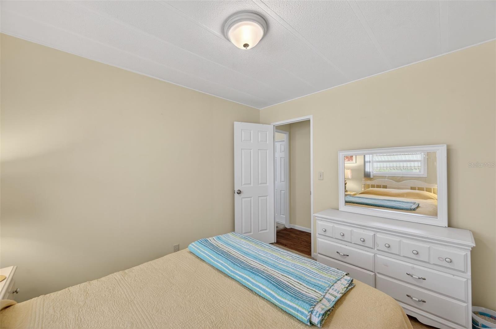 Image 33 of 63 For 3243 Hampshire Drive