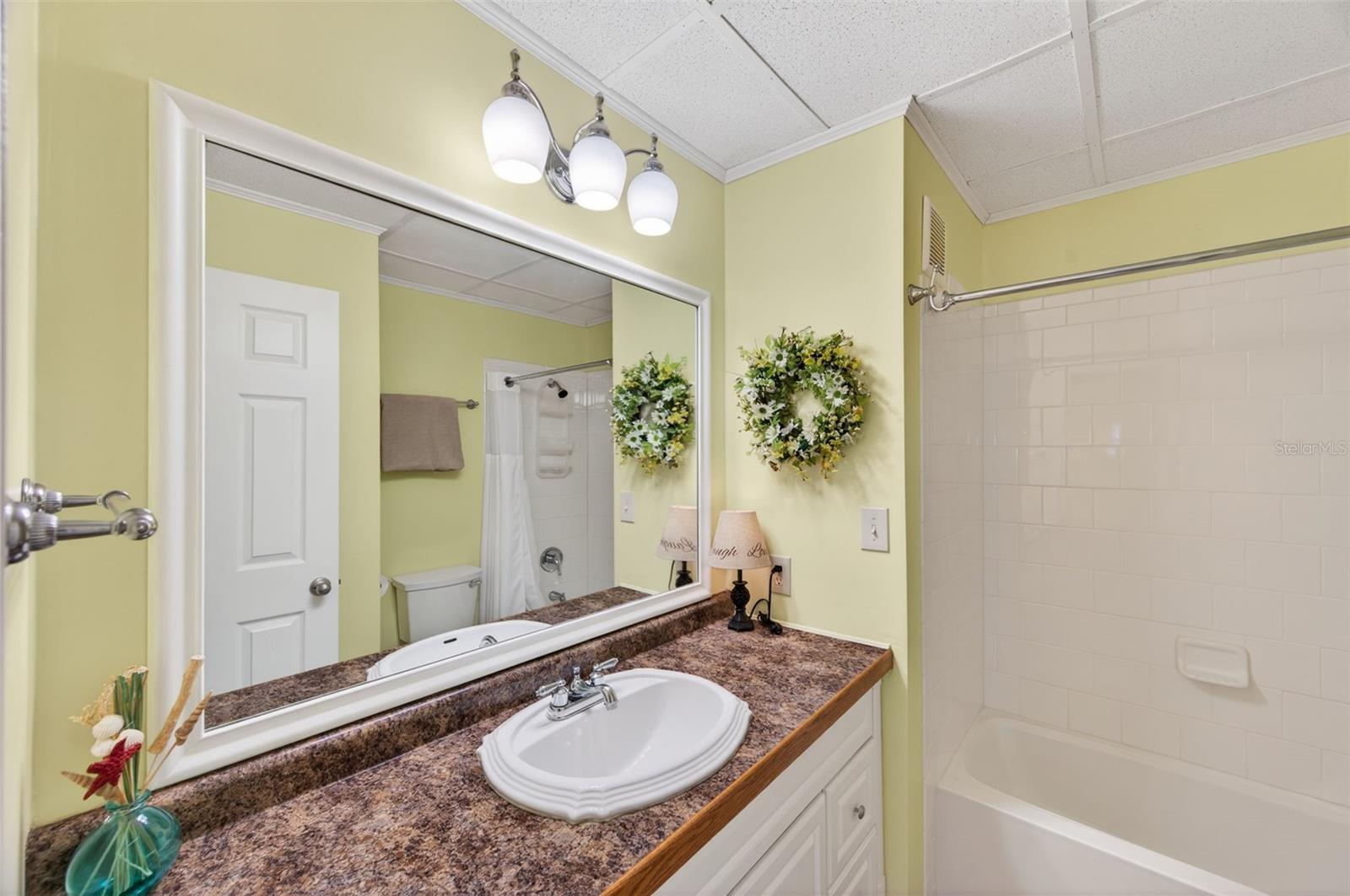 Image 34 of 63 For 3243 Hampshire Drive