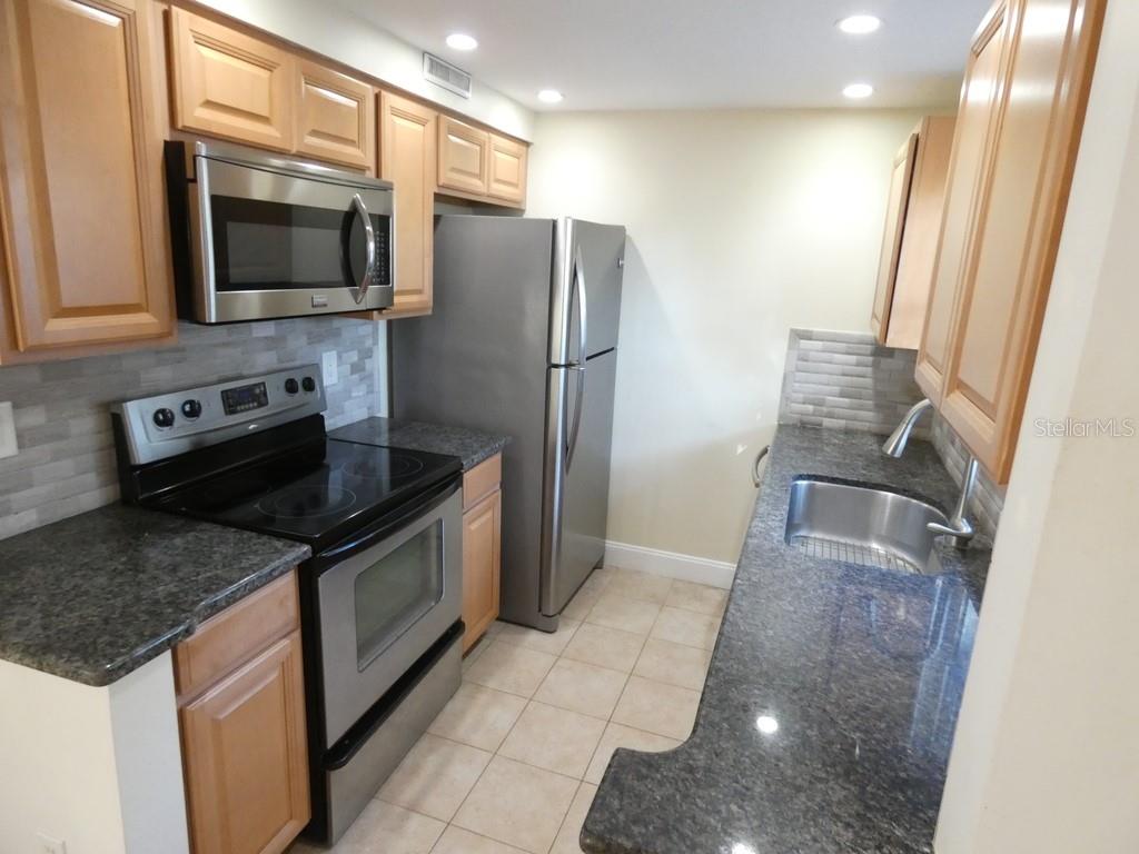 Image 10 of 45 For 1960 Union Street 41