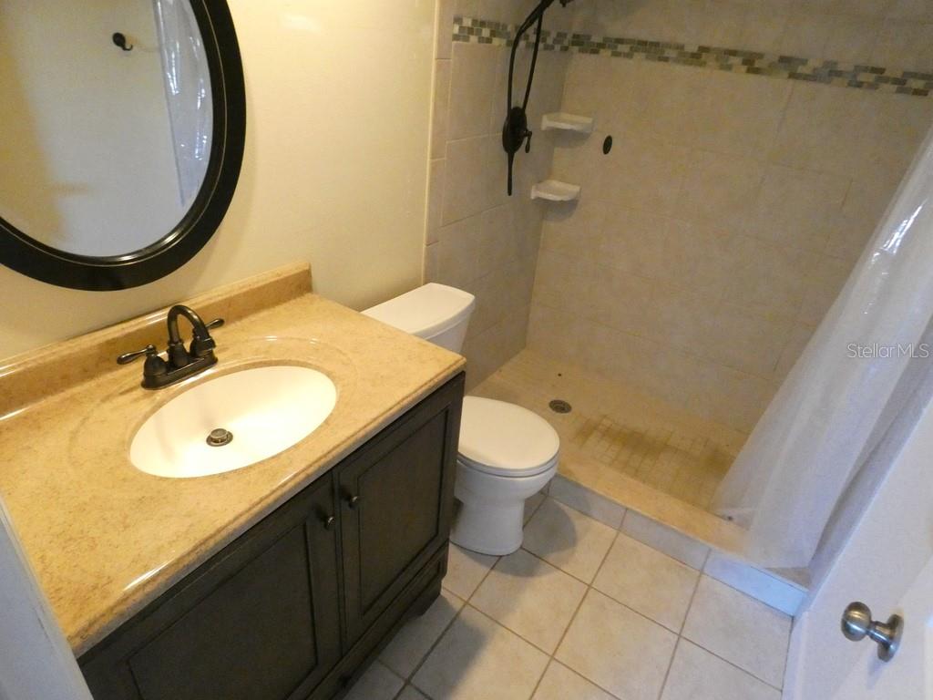 Image 28 of 45 For 1960 Union Street 41