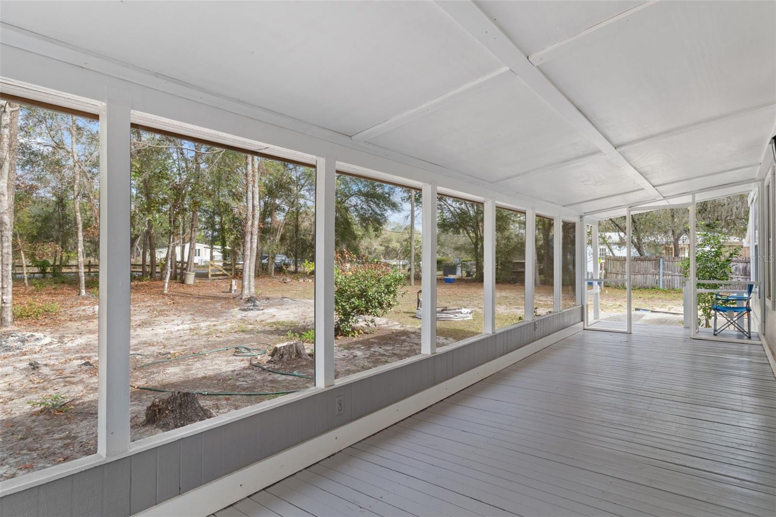 Listing photo id 7 for 1696 Naperville Lane