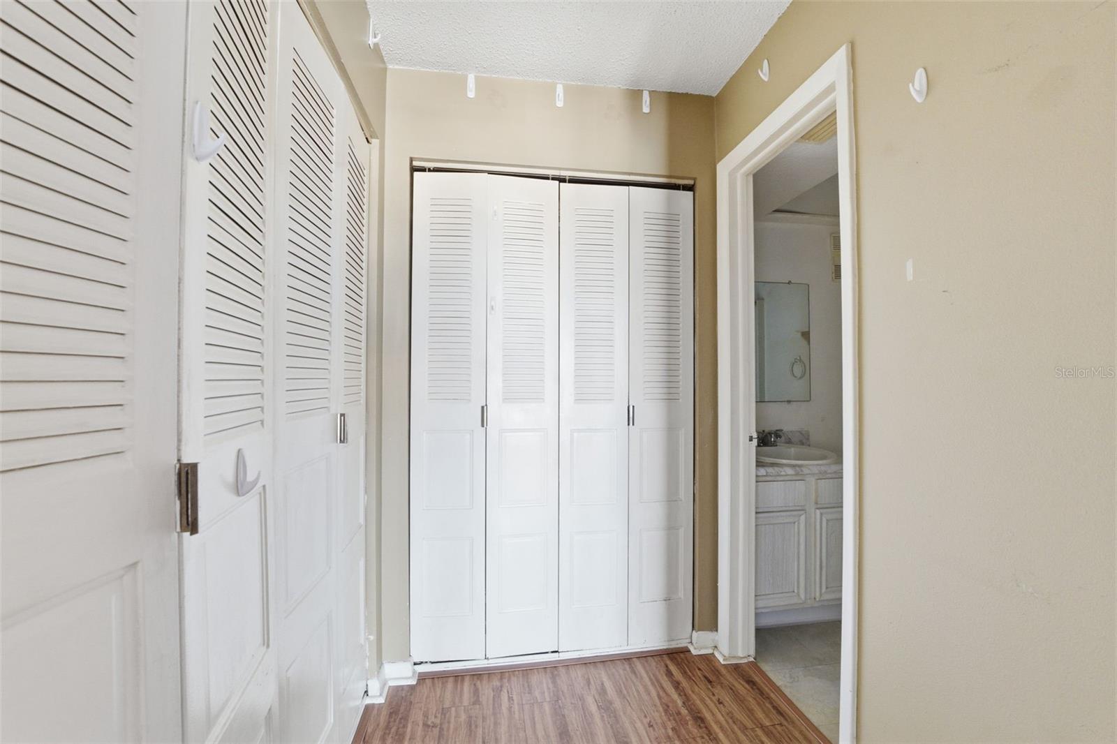 Image 18 of 41 For 4939 Floramar Terrace 712