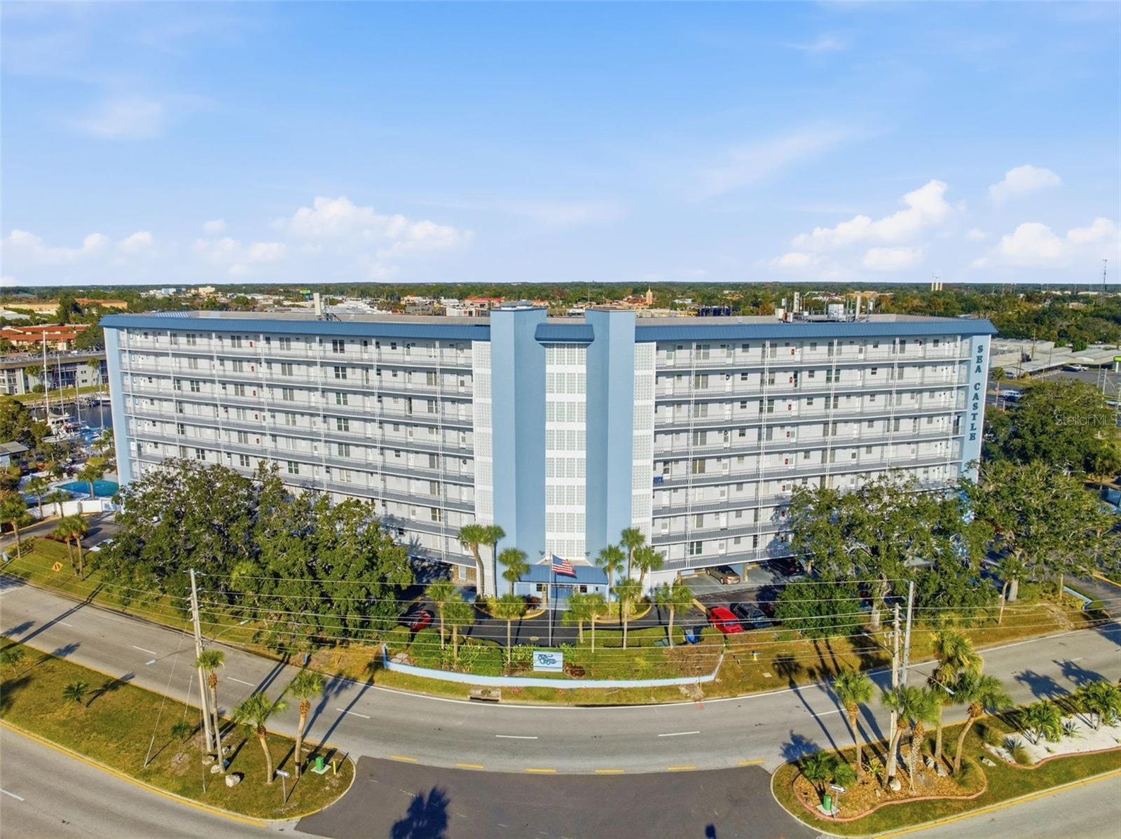 Image 2 of 41 For 4939 Floramar Terrace 712