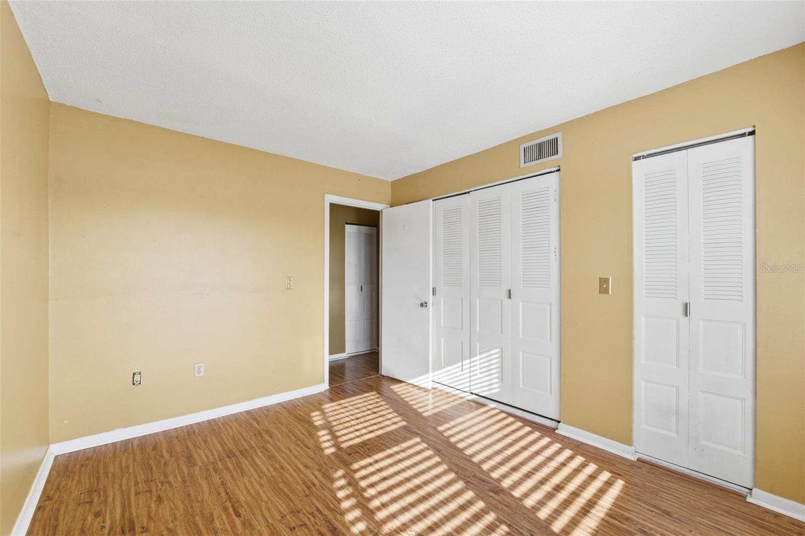 Image 21 of 41 For 4939 Floramar Terrace 712