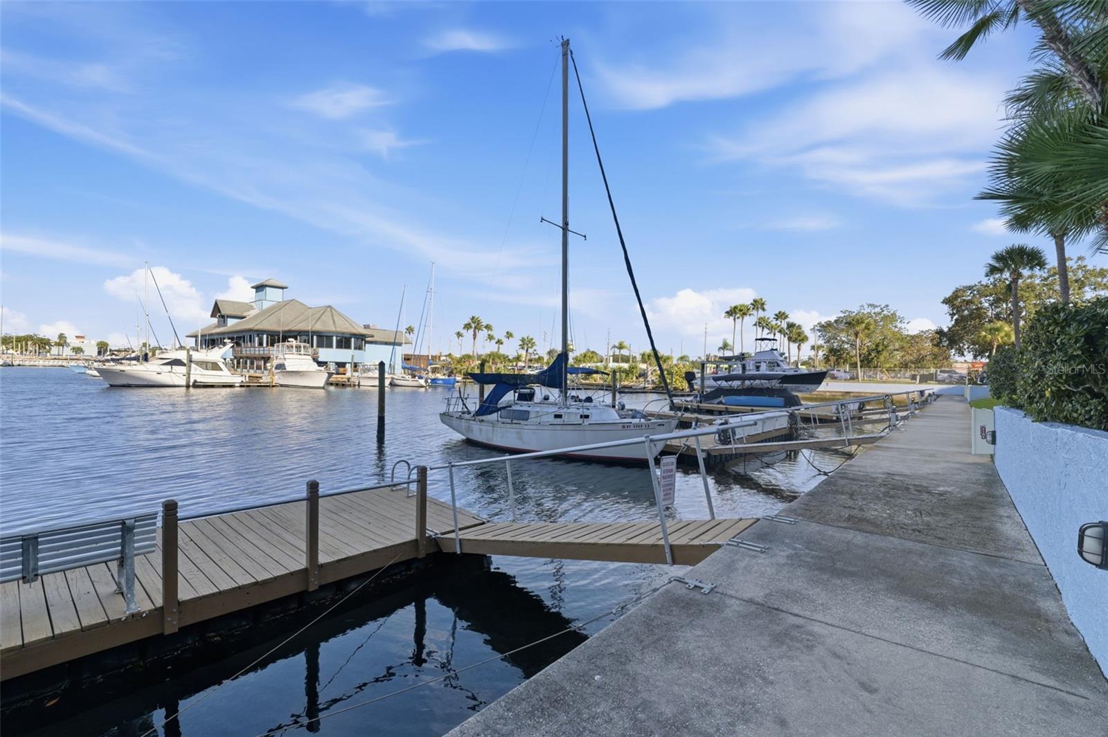 Image 26 of 41 For 4939 Floramar Terrace 712