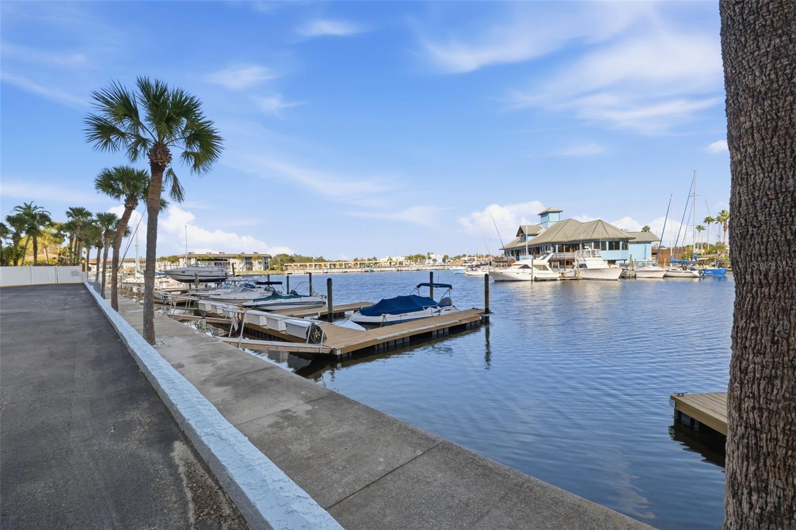 Image 27 of 41 For 4939 Floramar Terrace 712