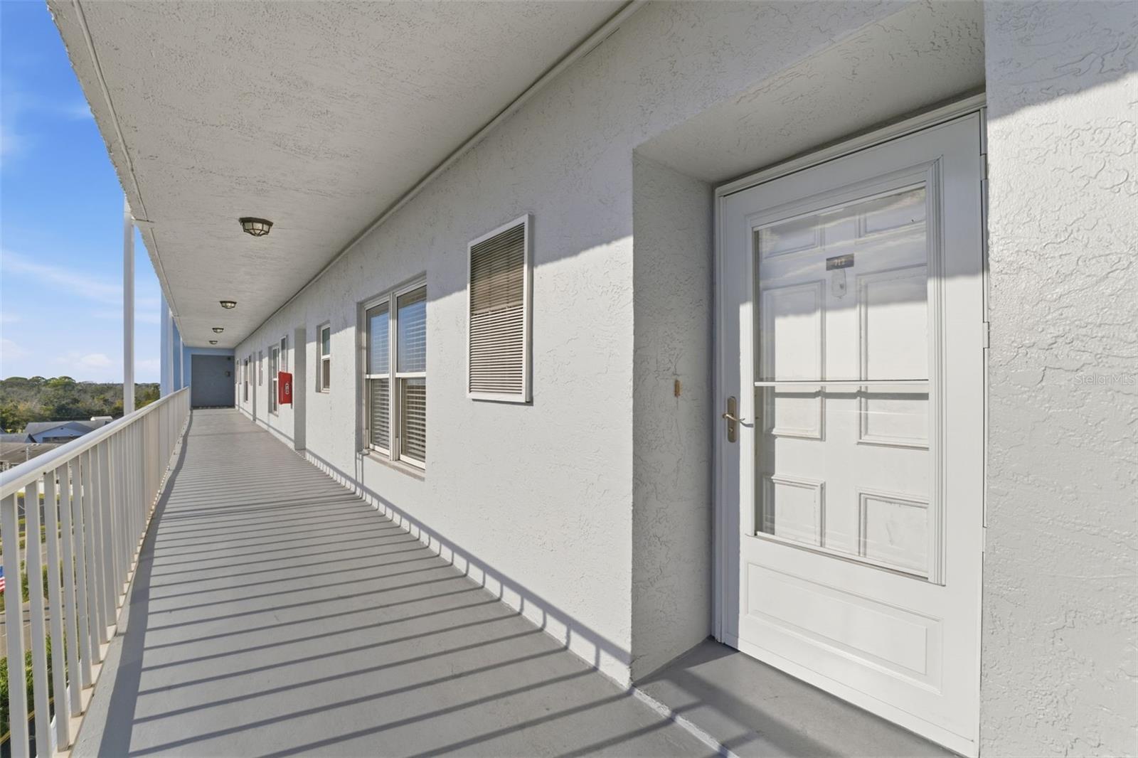 Image 3 of 41 For 4939 Floramar Terrace 712