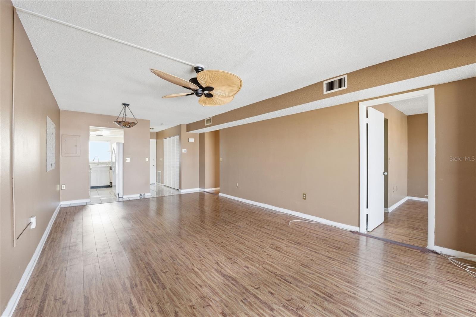 Image 9 of 41 For 4939 Floramar Terrace 712