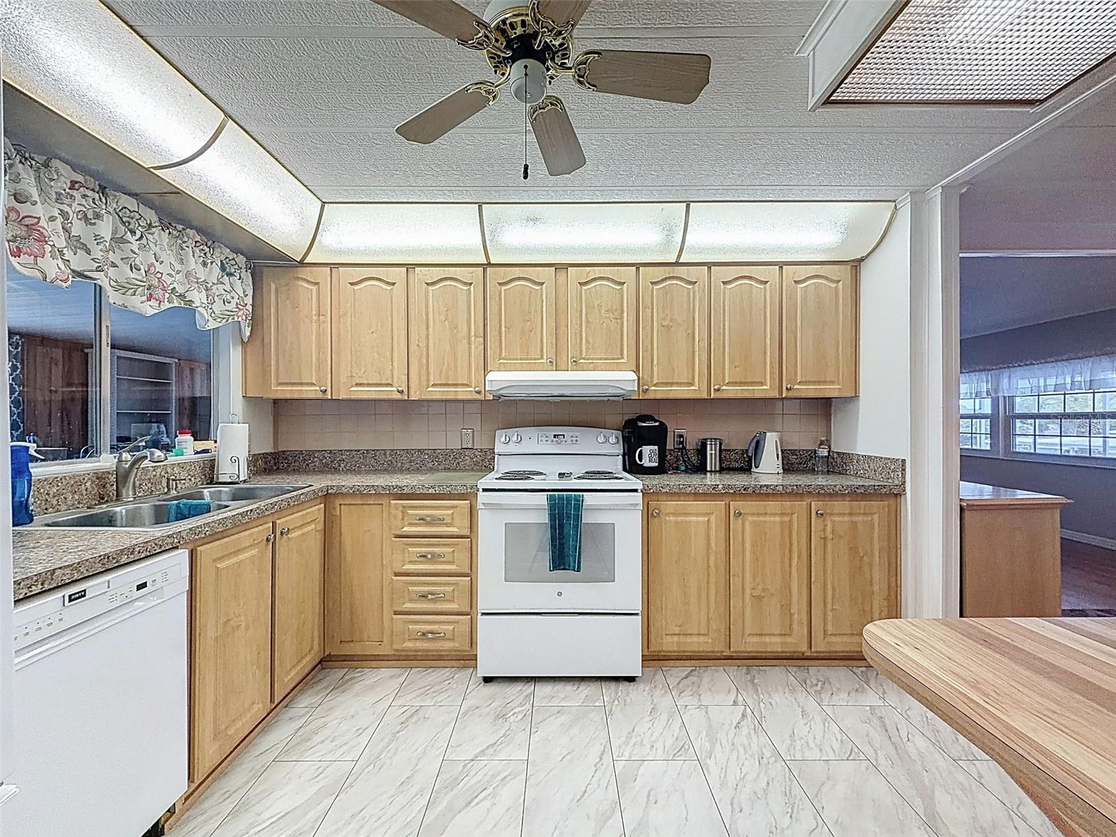 Image 10 of 57 For 14456 Brookridge Boulevard