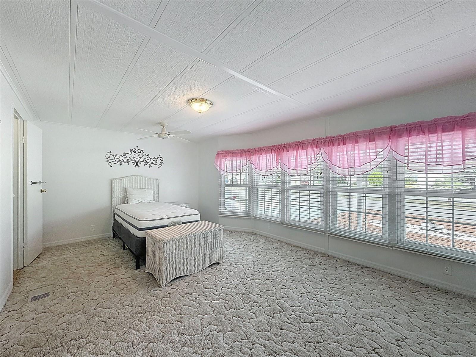 Image 23 of 57 For 14456 Brookridge Boulevard