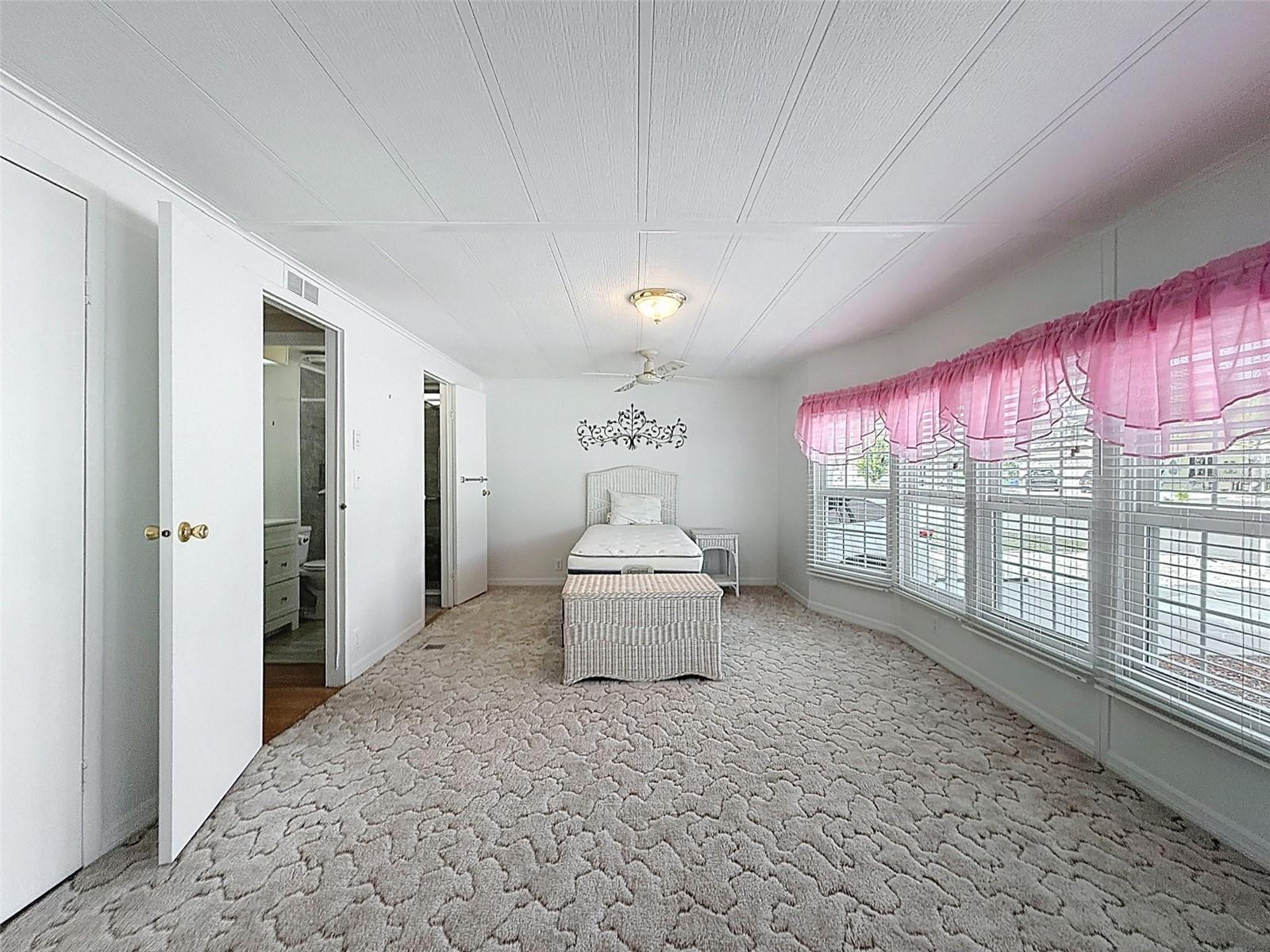 Image 24 of 57 For 14456 Brookridge Boulevard