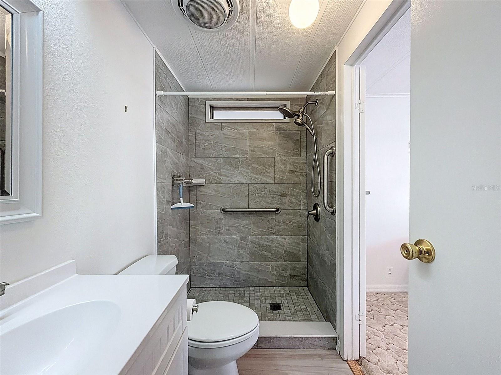 Image 28 of 57 For 14456 Brookridge Boulevard