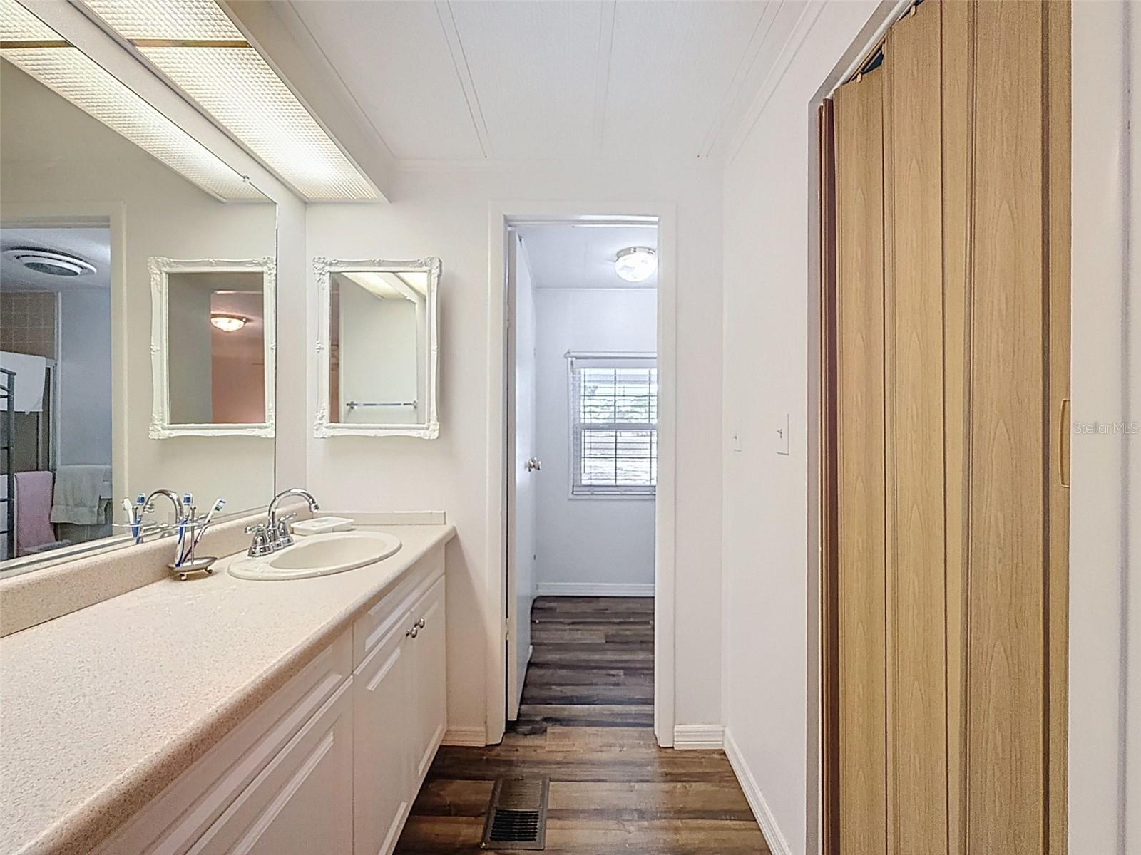 Image 31 of 57 For 14456 Brookridge Boulevard