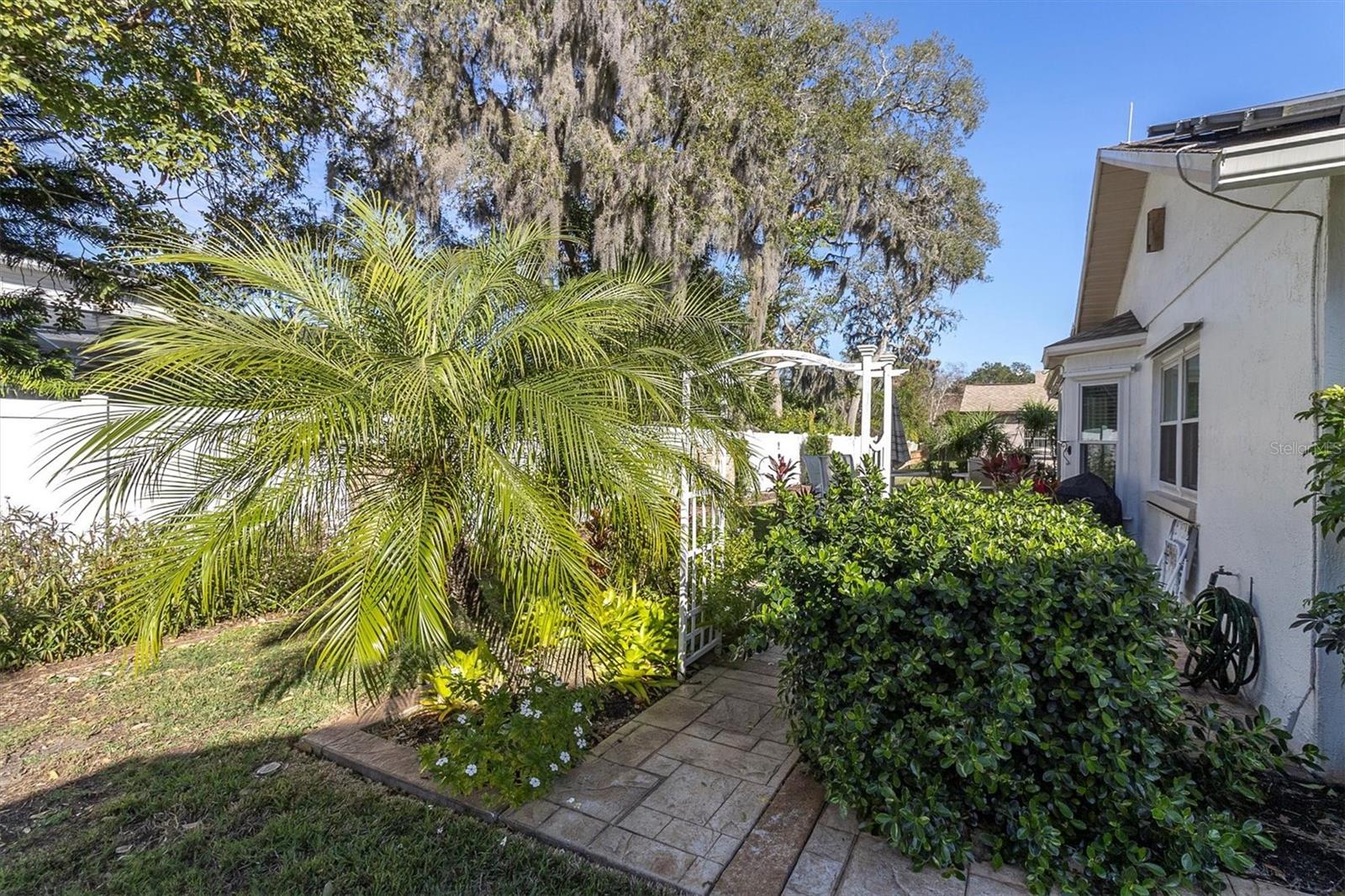 Image 25 of 60 For 4945 Bellemede Boulevard