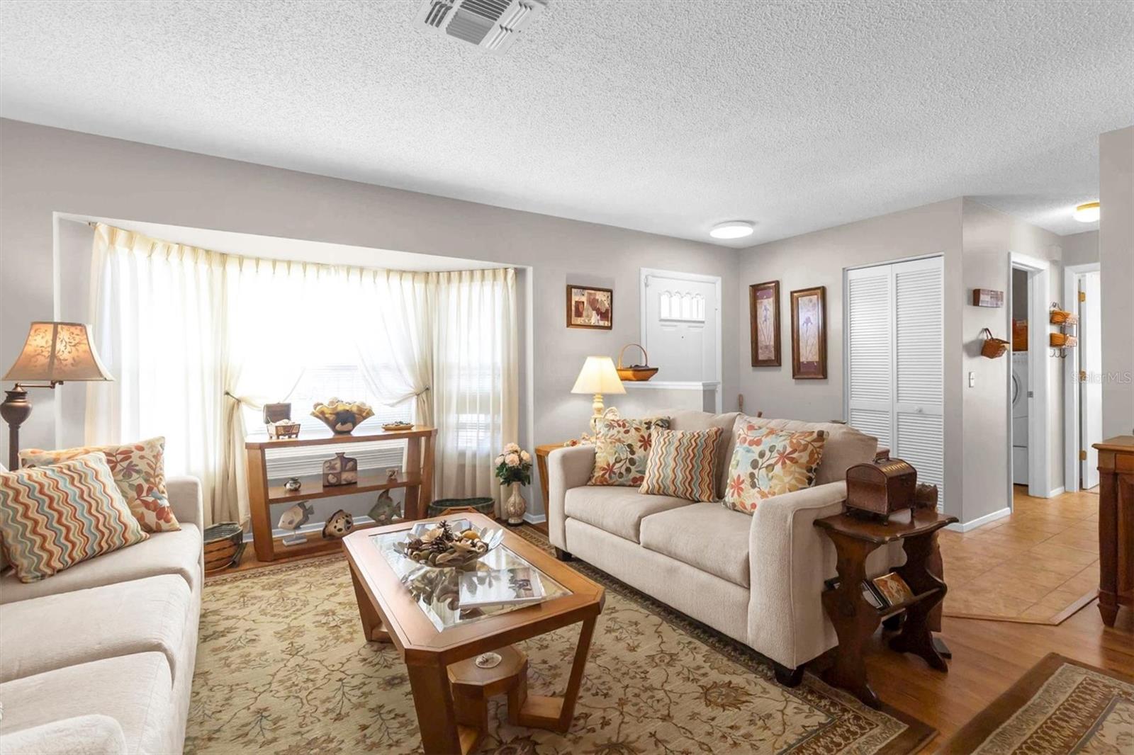 Image 5 of 60 For 4945 Bellemede Boulevard