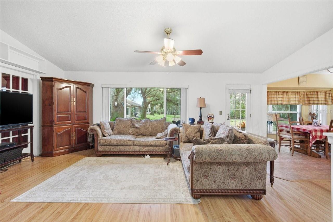 Image 21 of 54 For 9338 Clearmeadow Lane