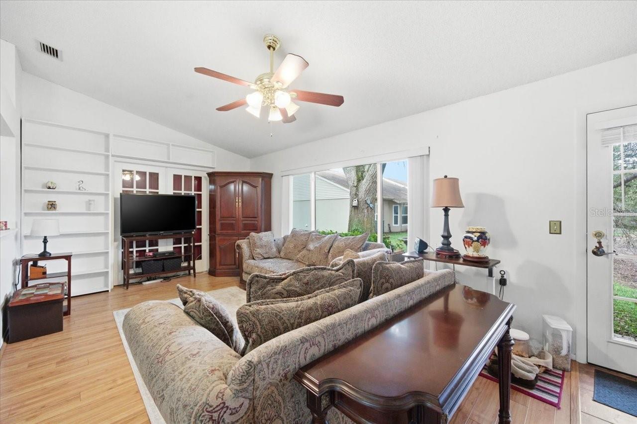 Image 22 of 54 For 9338 Clearmeadow Lane