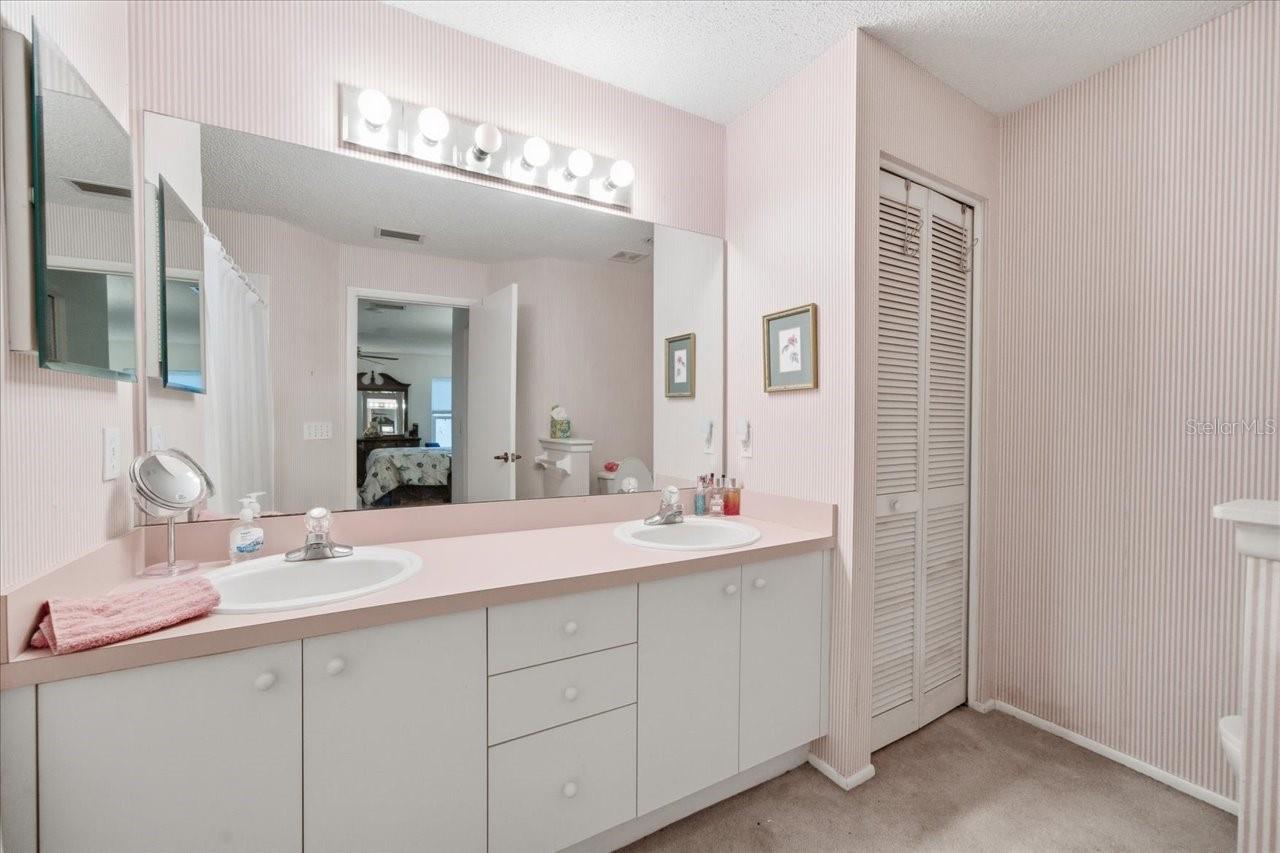 Image 33 of 54 For 9338 Clearmeadow Lane