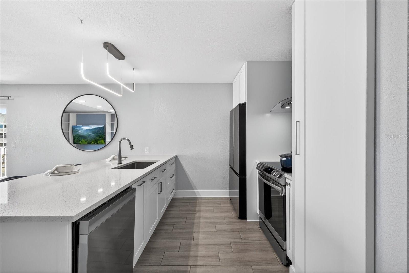 Image 28 of 54 For 5712 Biscayne Court 201