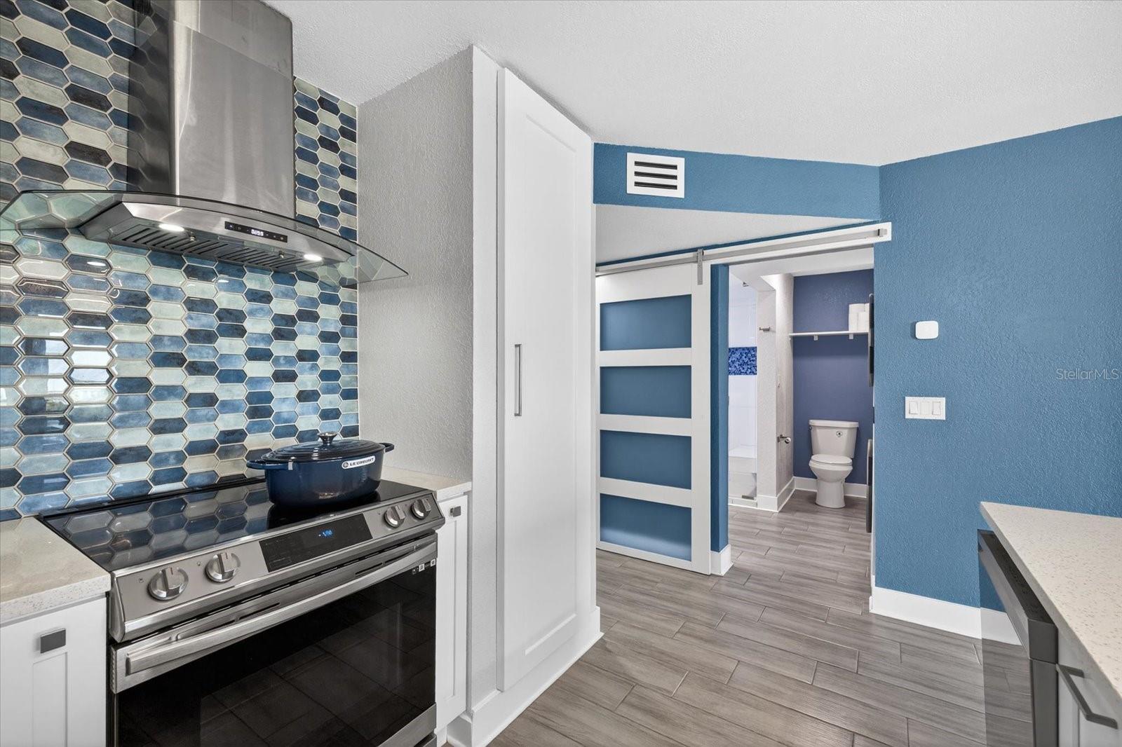 Image 31 of 54 For 5712 Biscayne Court 201