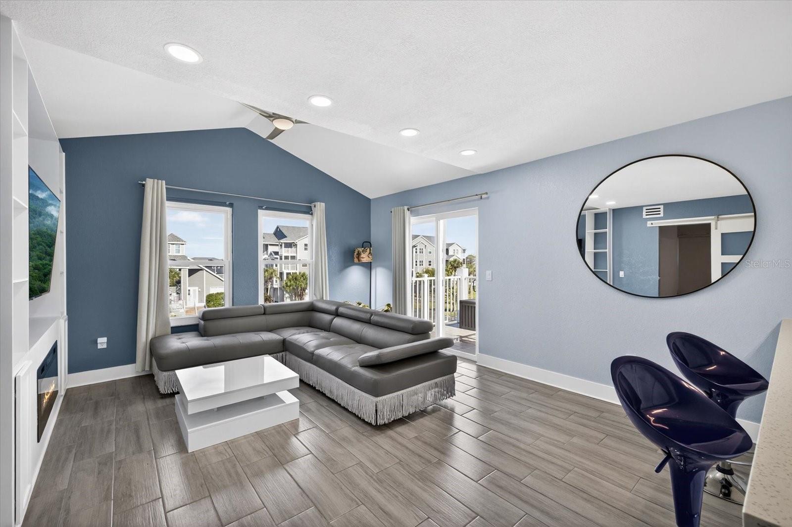 Image 33 of 54 For 5712 Biscayne Court 201