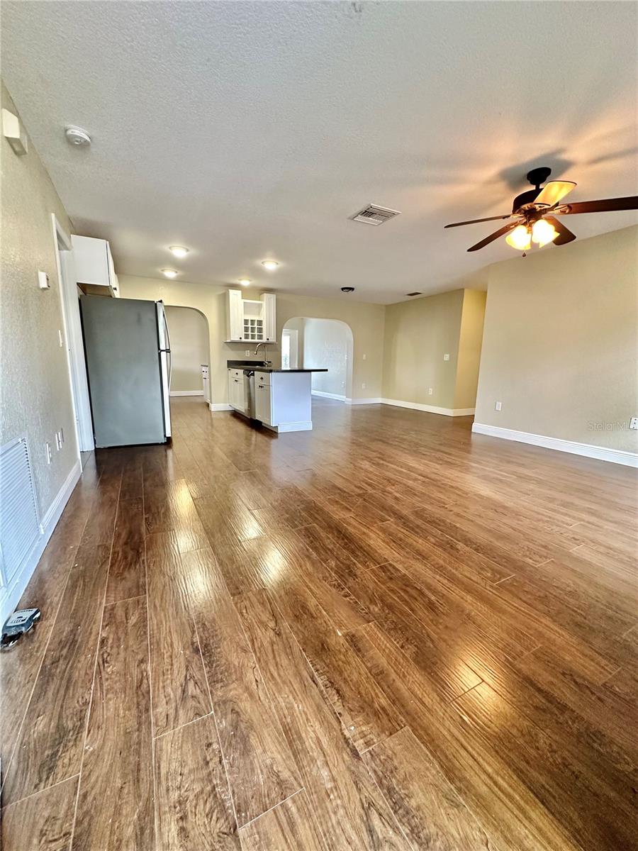 Image 3 of 32 For 7425 Mandrake Road