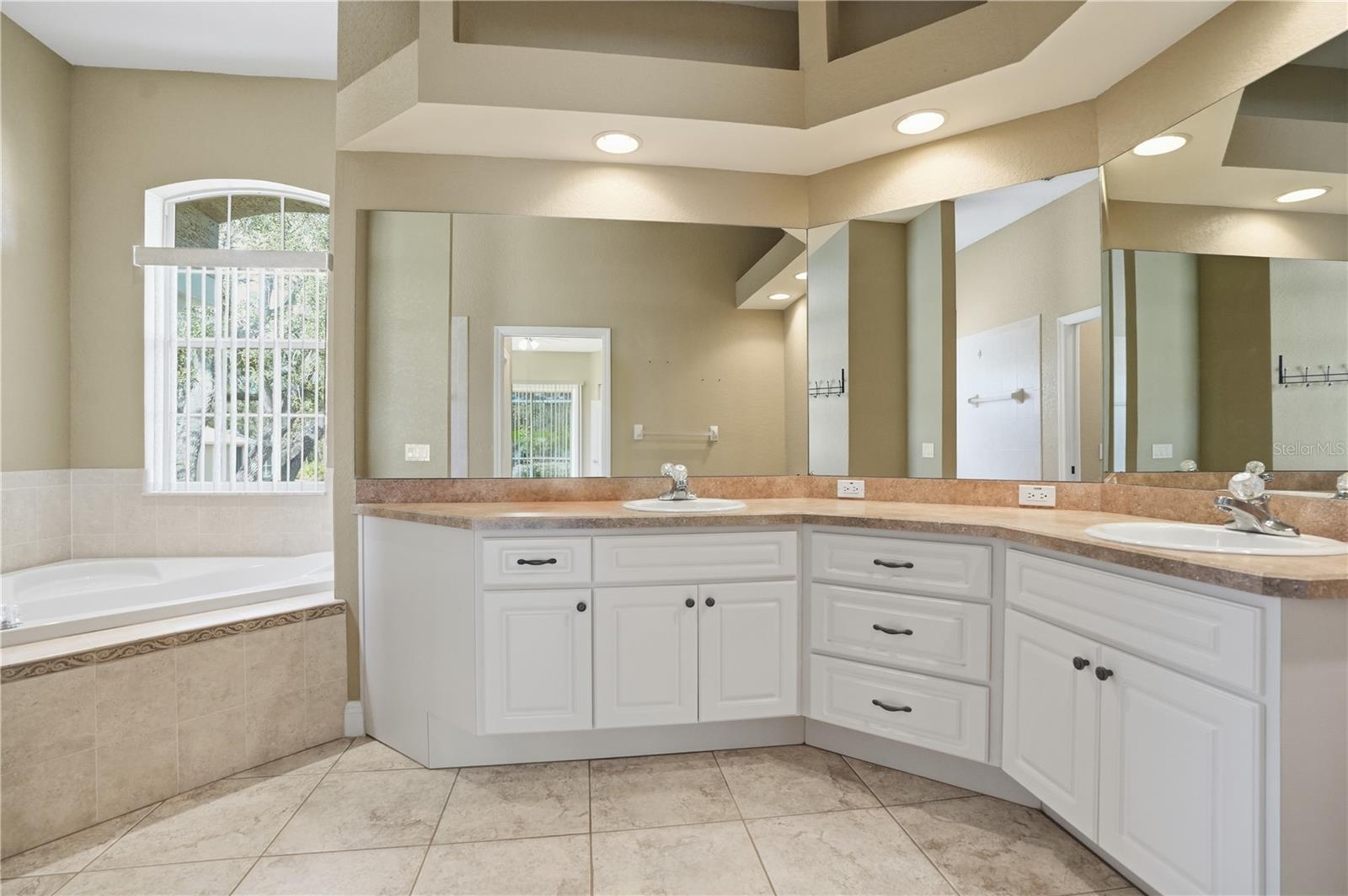 Image 28 of 51 For 87 Linder Drive