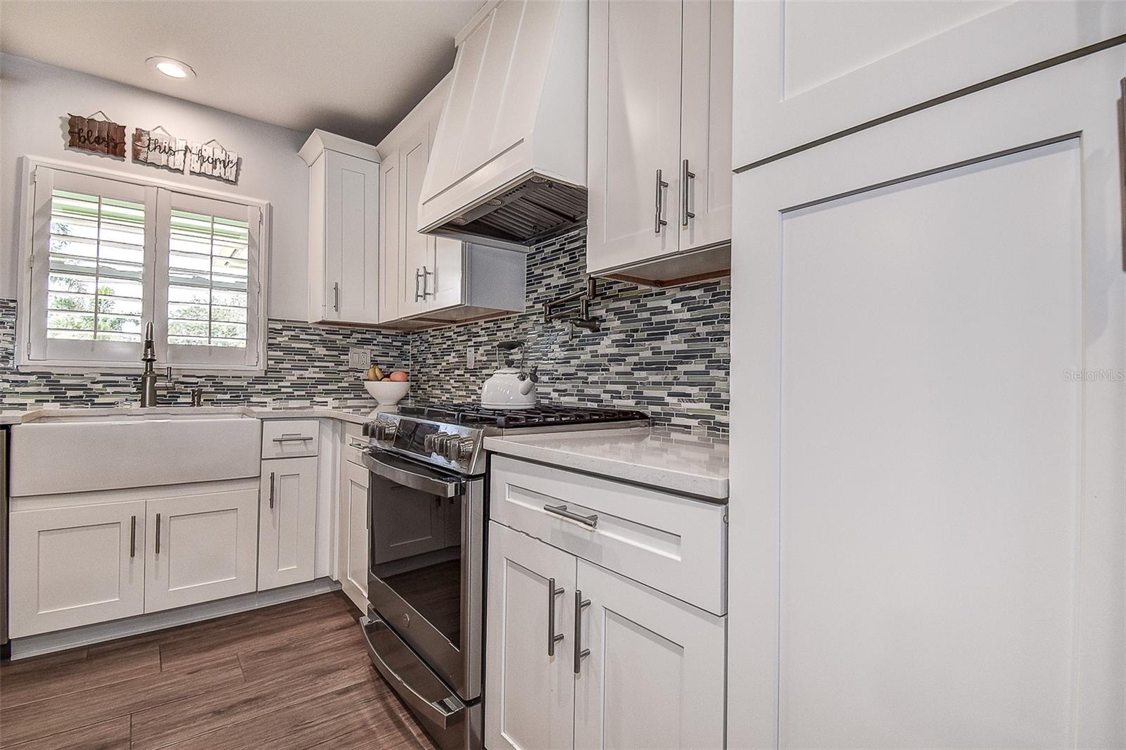 Image 13 of 45 For 718 Bayshore Drive