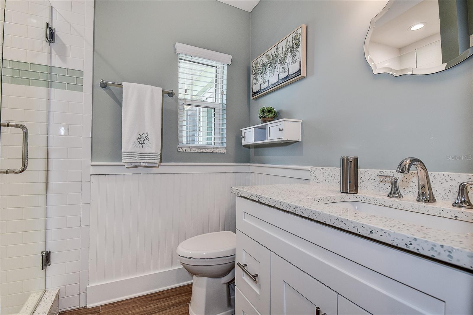 Image 23 of 45 For 718 Bayshore Drive